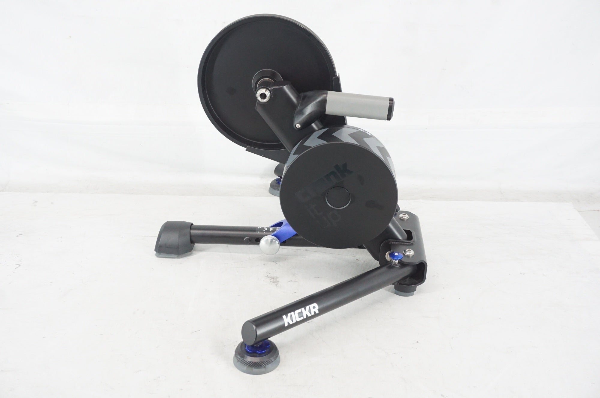 WAHOO 「ワフー」 KICKR V5 WF113 サイクルトレーナー / 阪急塚口店