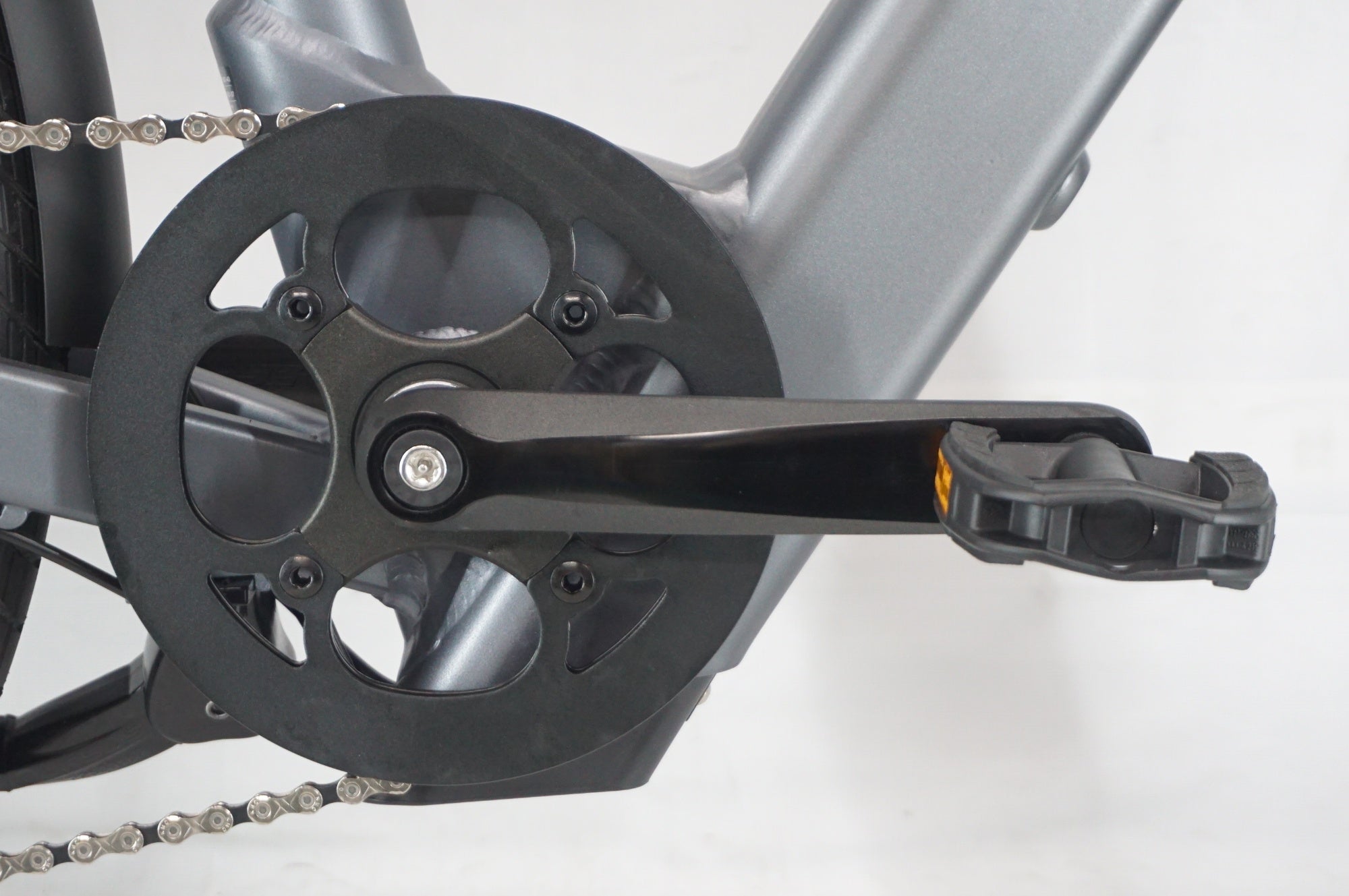 BESV 「ベスビー」 CF1 LINO 2025年モデル 26インチ 電動アシスト自転車 / 阪急塚口店