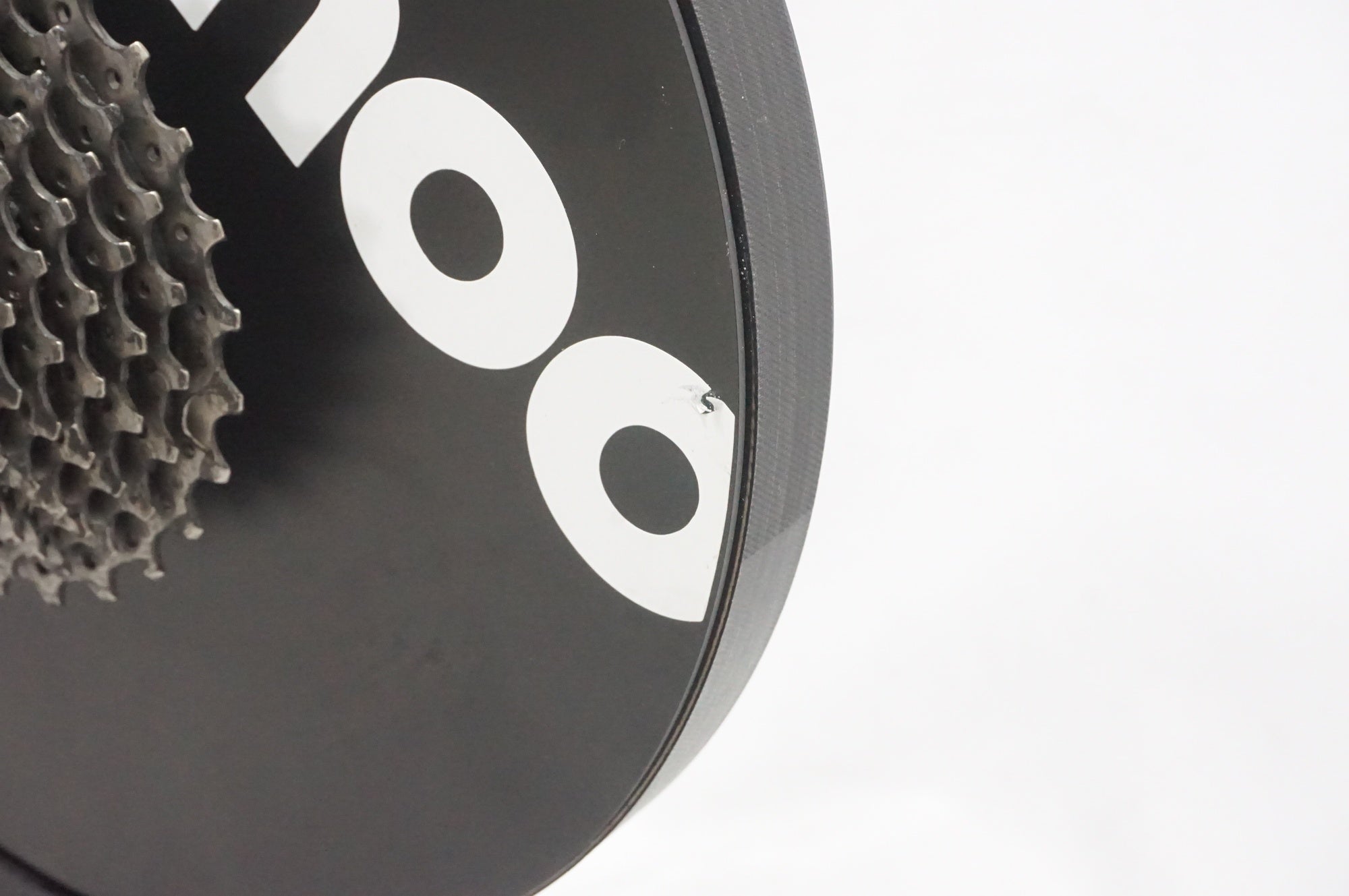 WAHOO 「ワフー」 KICKR V4 WF113 スマートトレーナー / AKIBA店