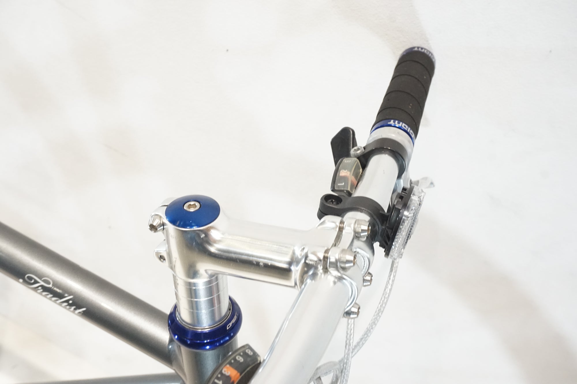 GIANT 「ジャイアント」 TRADIST 2011年モデル クロスバイク / 横浜