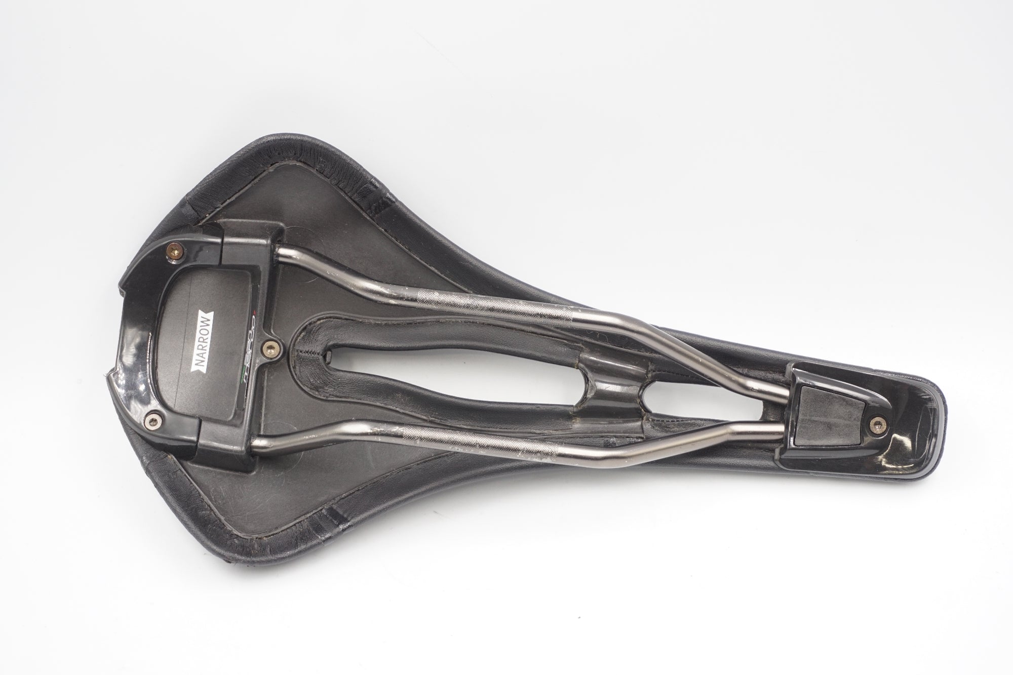 SELLE SANMARCO 「セラサンマルコ」 MANTRA NARROW サドル / 奈良店