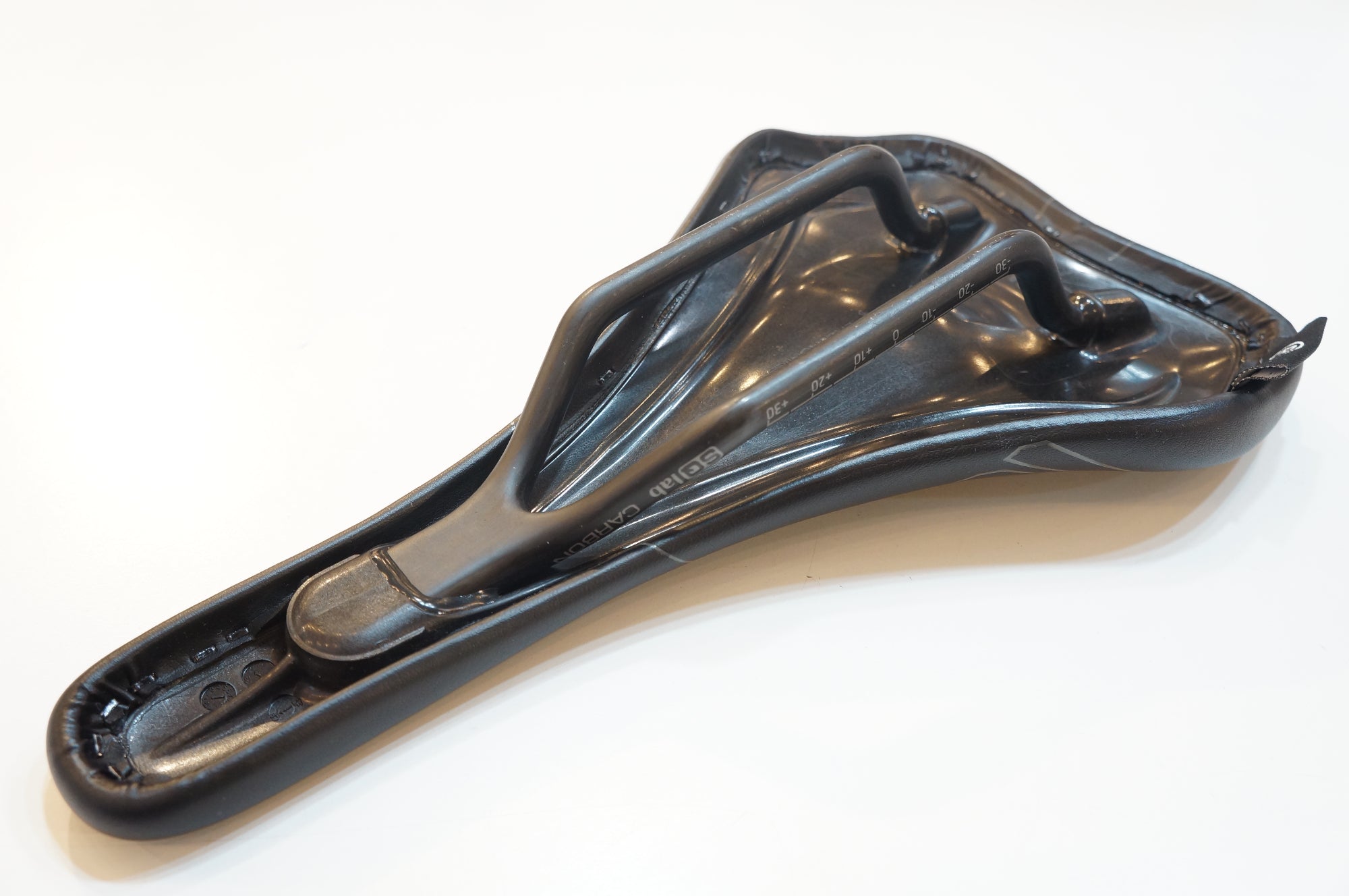 SQlab(エスキューラブ) サドル CARBON 美品！ SQLAB 「エスキューラブ」 612 カーボンレール サドル / バイチャリ