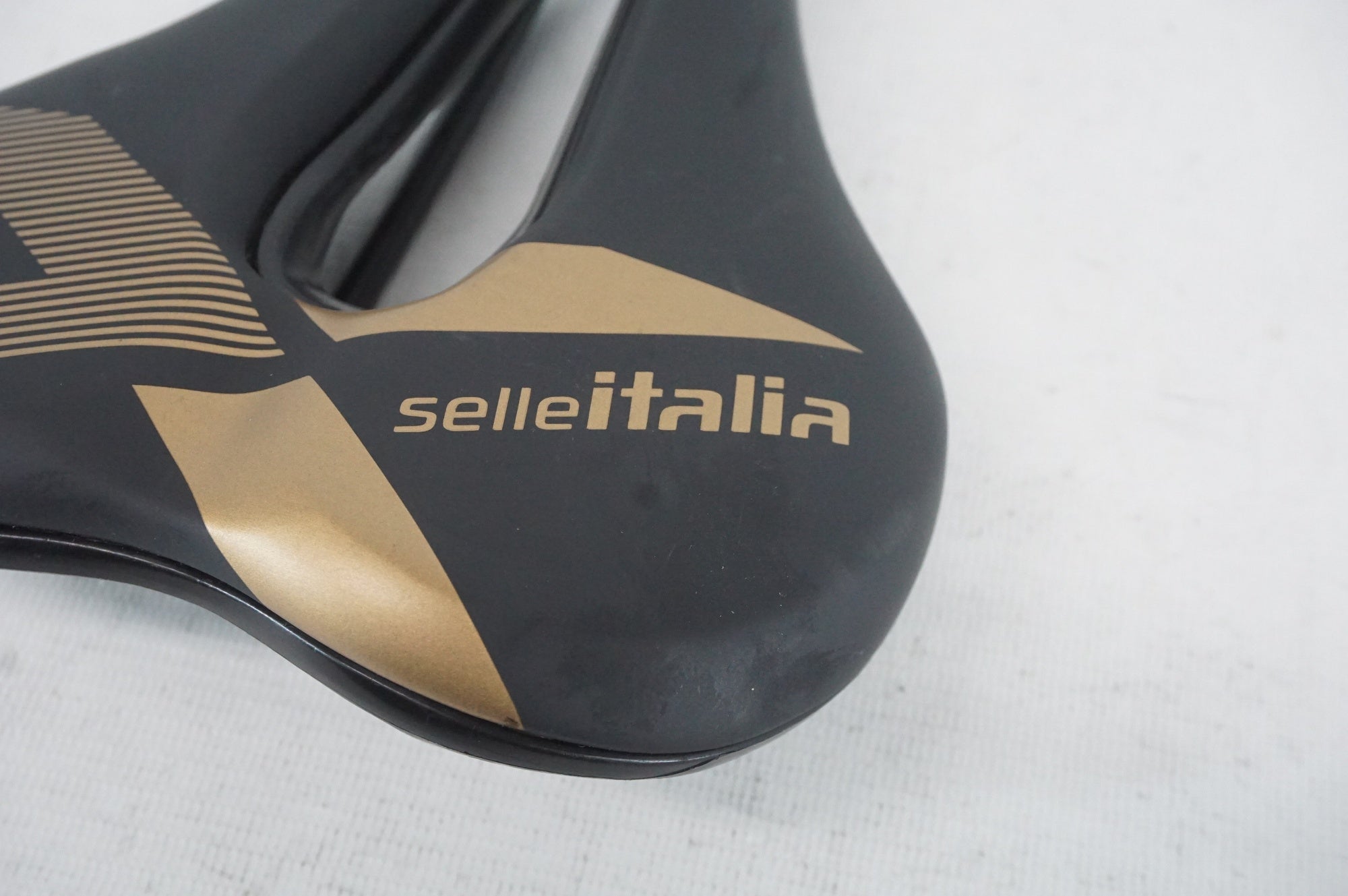 SELLE ITALIA 「セライタリア」 X-BOW SUPERFLOW サドル / 阪急塚口店