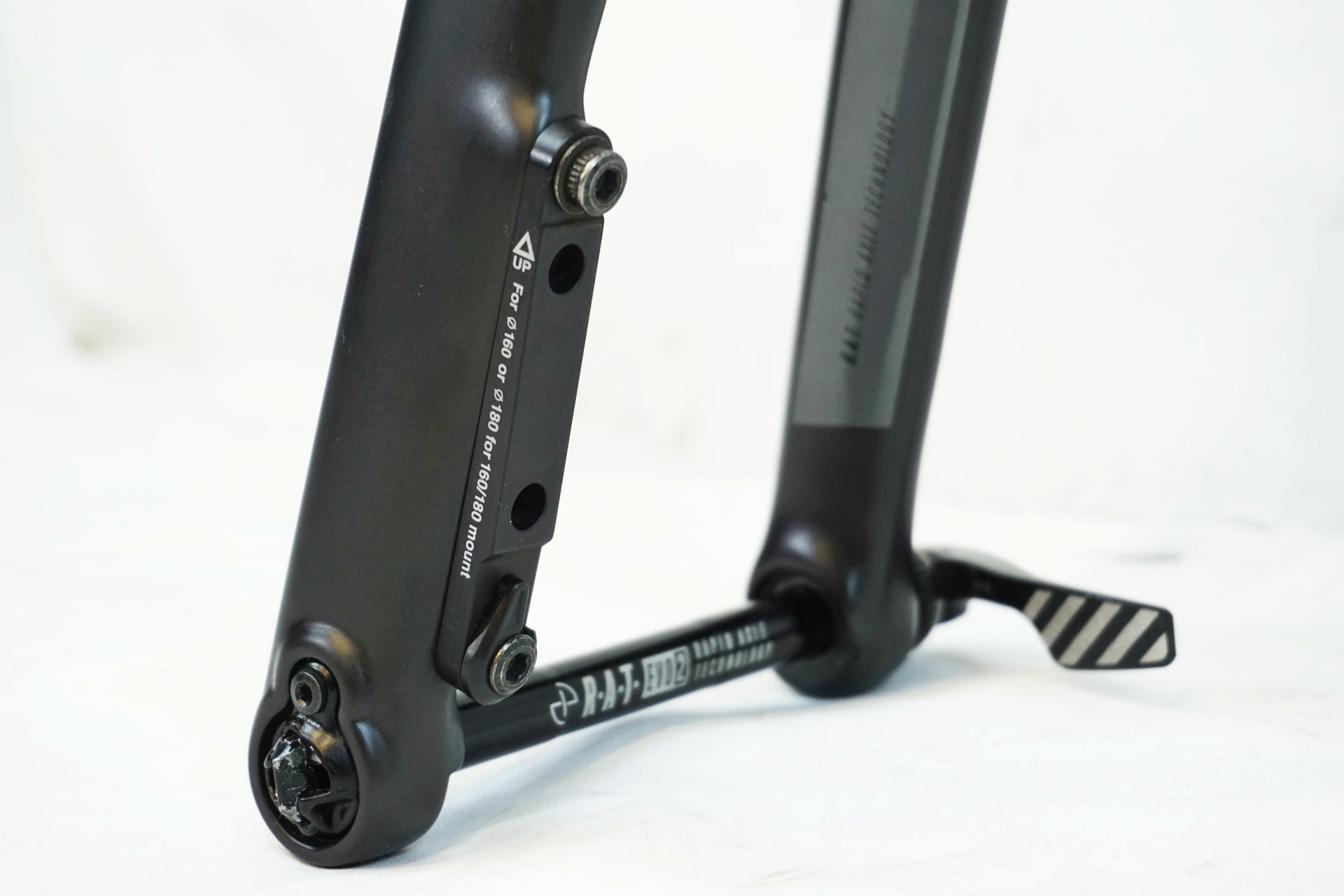 FOCUS 「フォ-カス」 IZALCO MAX DISC 9 2022年モデル フレームセット