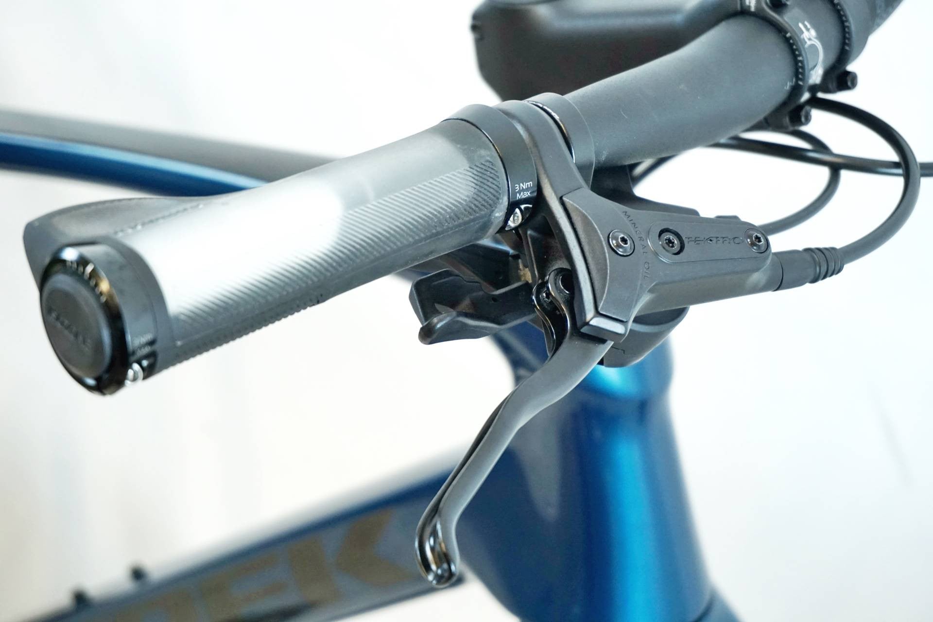 TREK 「トレック」 FX SPORT4 2022年モデル クロスバイク / 有明ガーデン店