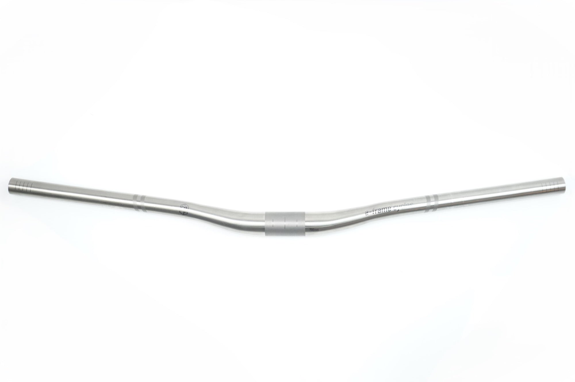 A-FRAME 「エーフレーム」 TITANIUM RISER HANDLBER φ31.8 700mm ハンドル / 中目黒店