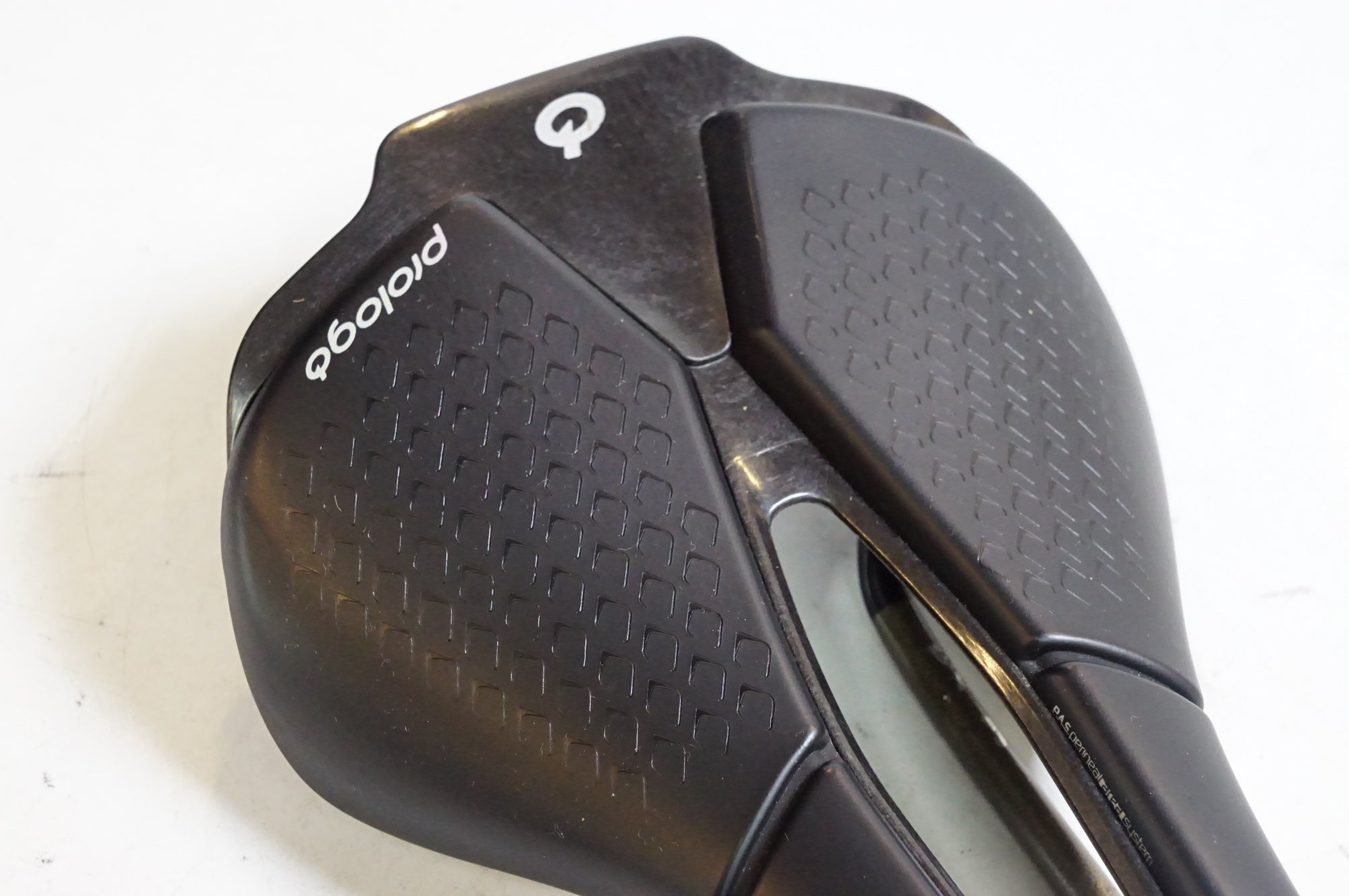 PROLOGO 「プロロゴ」 SCRATCH M5 PAS TIROX サドル / 熊谷本店