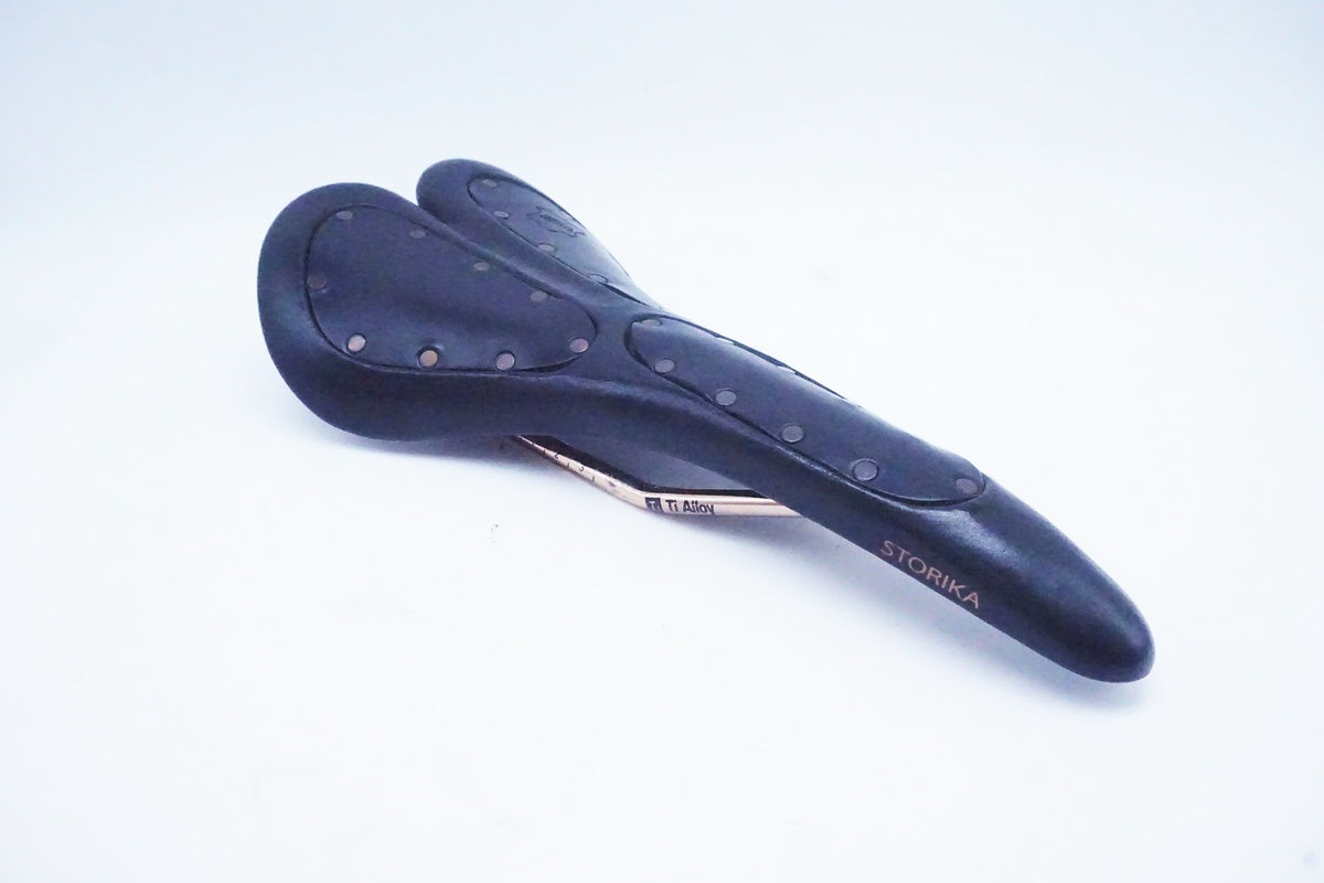 SELLE ITALIA「セライタリア」 STORIKA サドル/ 京都西院店
