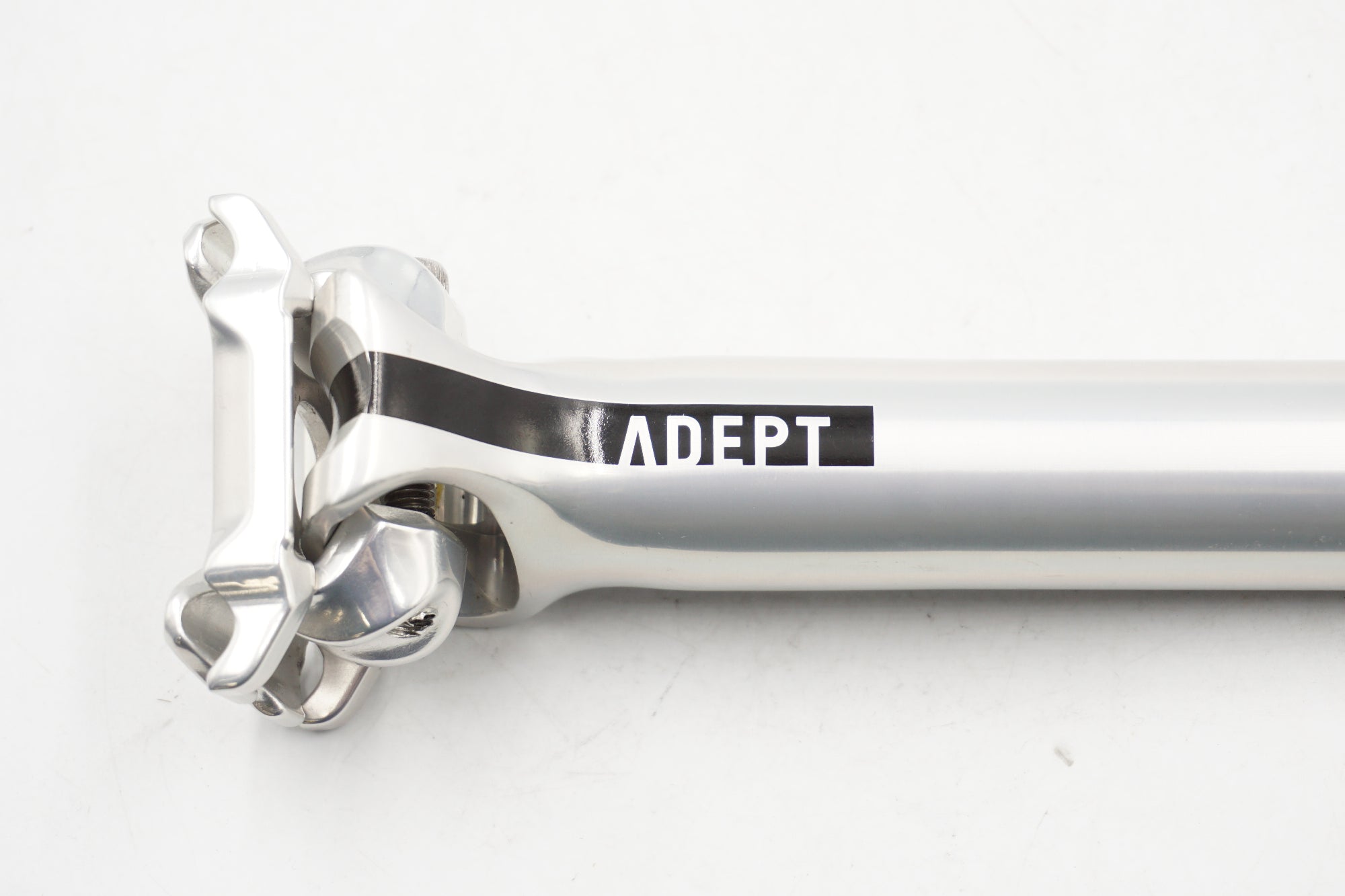 ADEPT 「アデプト」 Φ27.2 300mm シートポスト / 奈良店