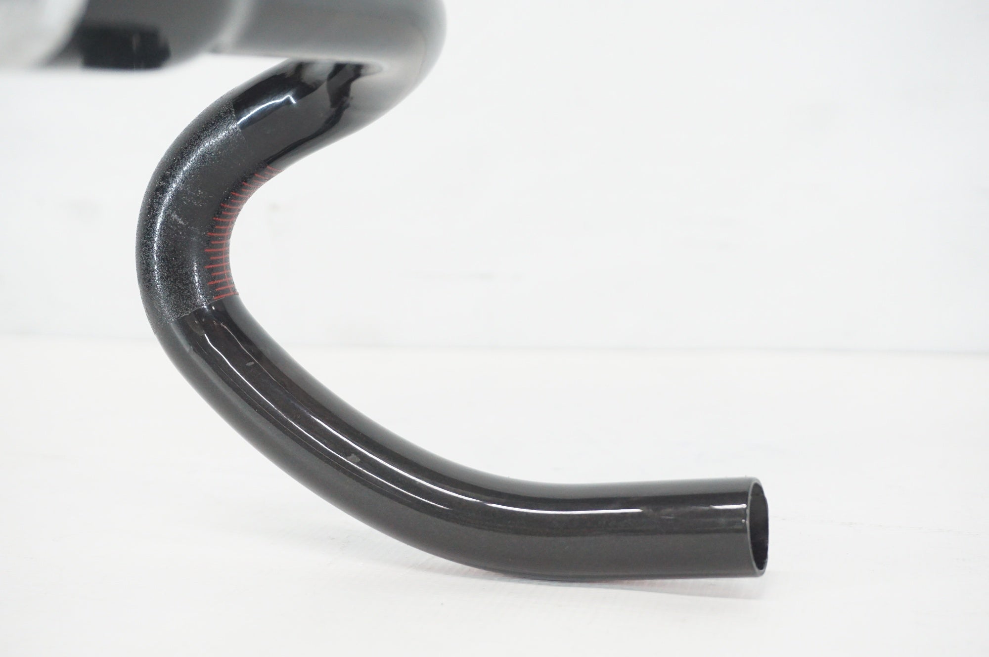 3T 「スリーティー」 ERGOSUM TEAM φ31.8 400mm ハンドル / 阪急塚口店