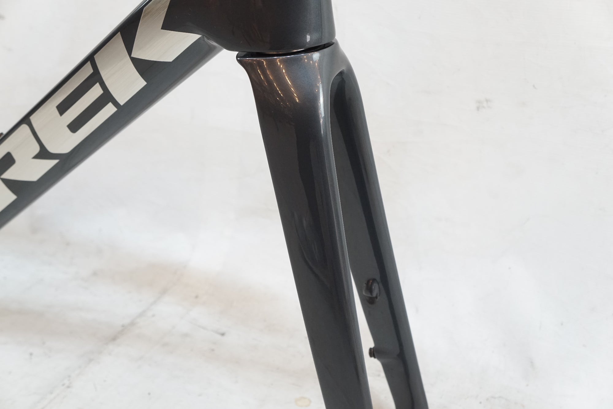 ジャンク TREK 「トレック」 EMONDA SL6 DISC 2021-2022年 フレームセット / バイチャリ浦和ベース