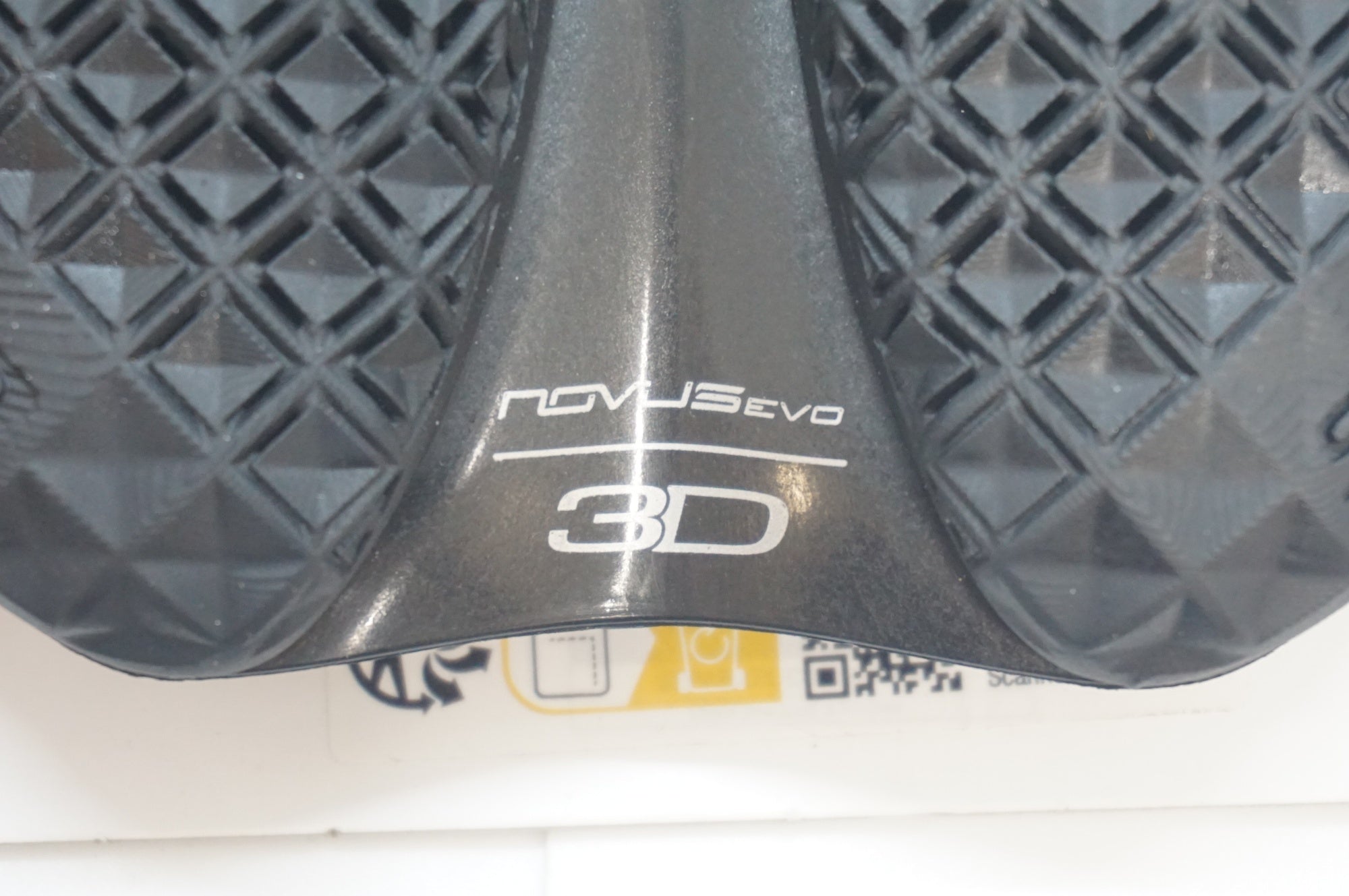 SELLE ITALIA 「セライタリア」 NOVUS BOOST EVO 3D Ti316 サドル / 福岡店
