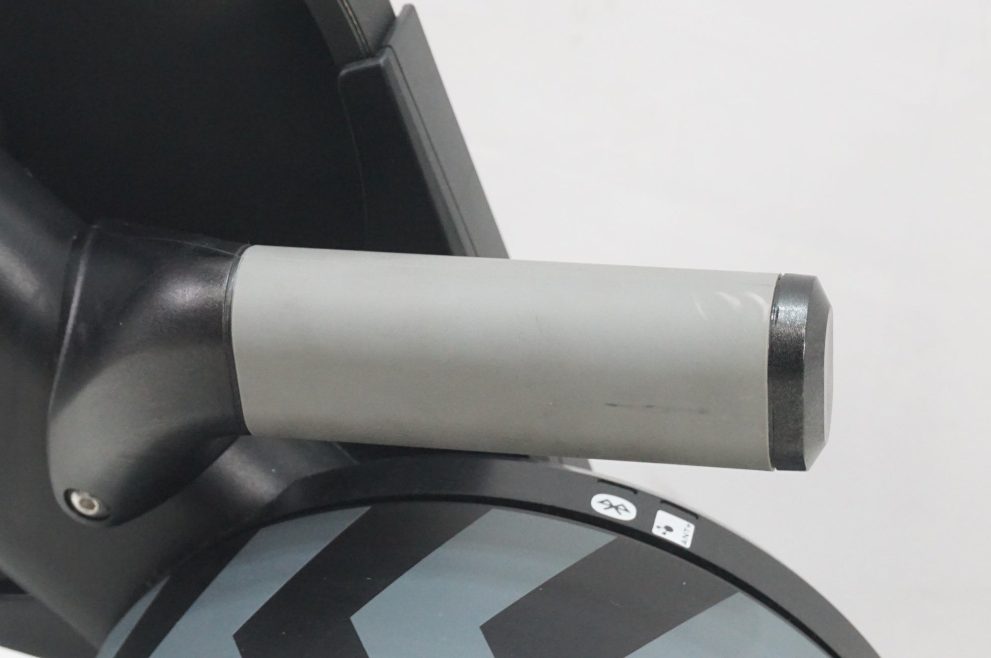 WAHOO 「ワフー」 KICKR V4 スマートトレーナー / 大宮店