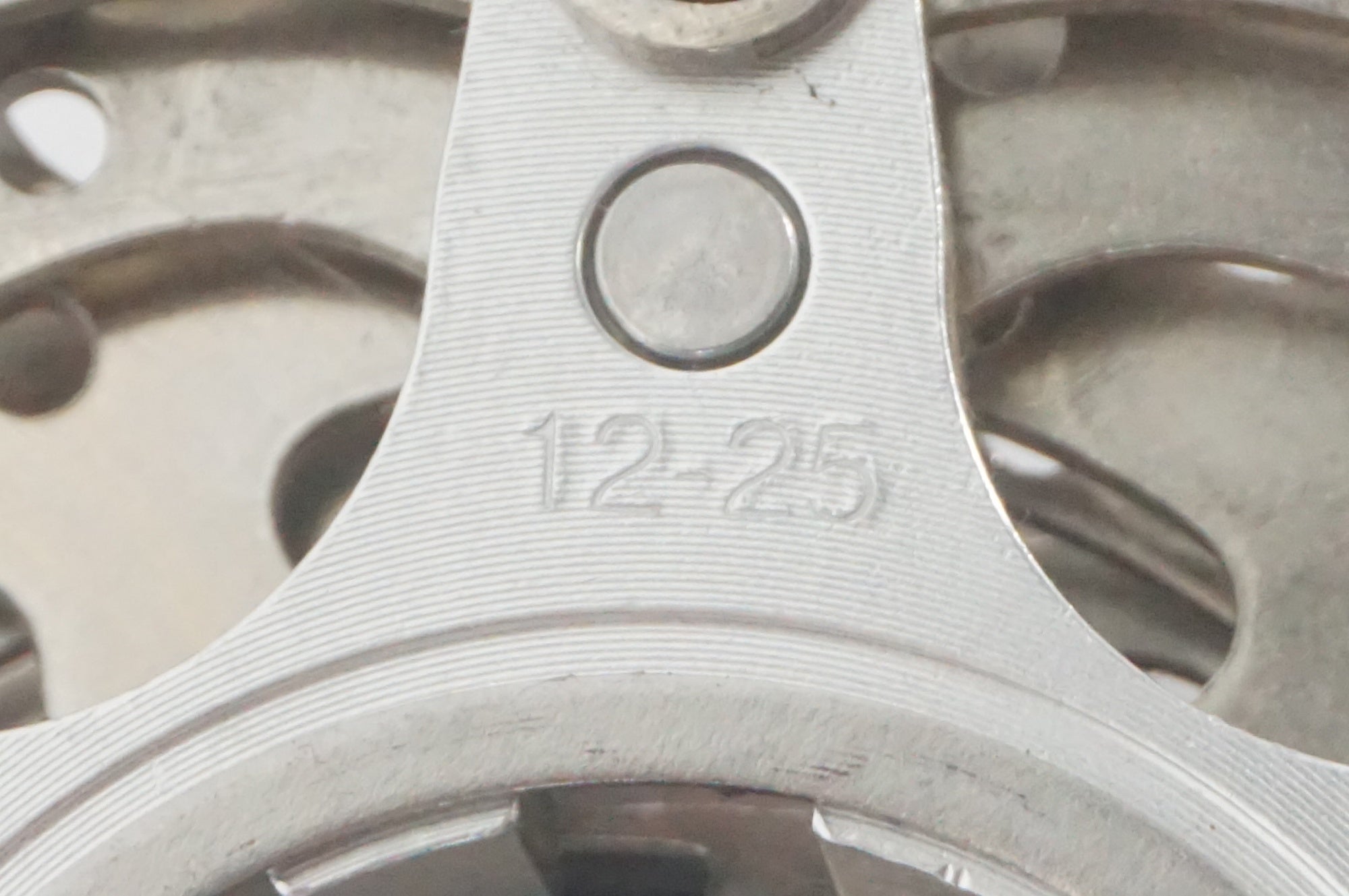 SHIMANO 「シマノ」 105 CS-5700 12-25T スプロケット / AKIBA店