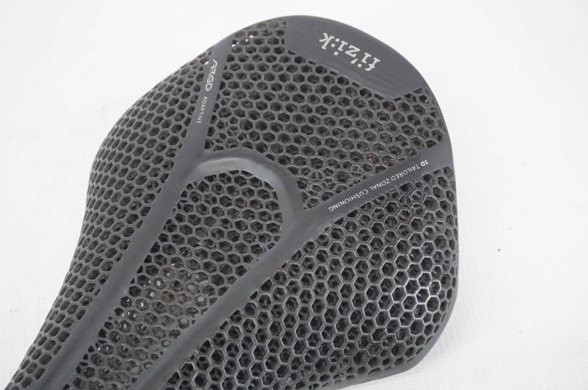 FIZIK 「フィジーク」 VENTO ARGO R3 ADAPTIVE サドル / 阪急塚口店