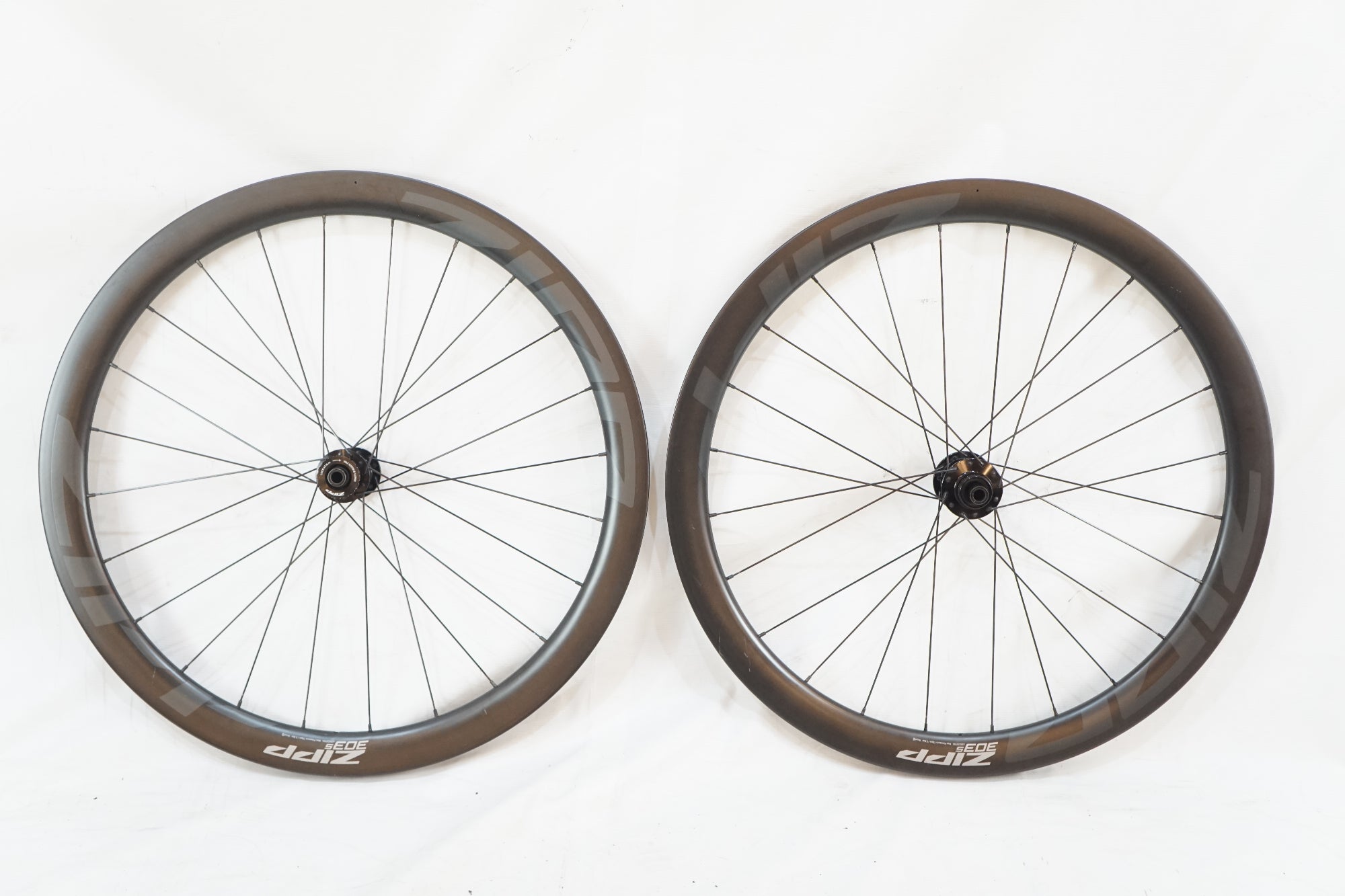 ZIPP 「ジップ」 303S DISC シマノ11速 ホイールセット / バイチャリ浦和ベース