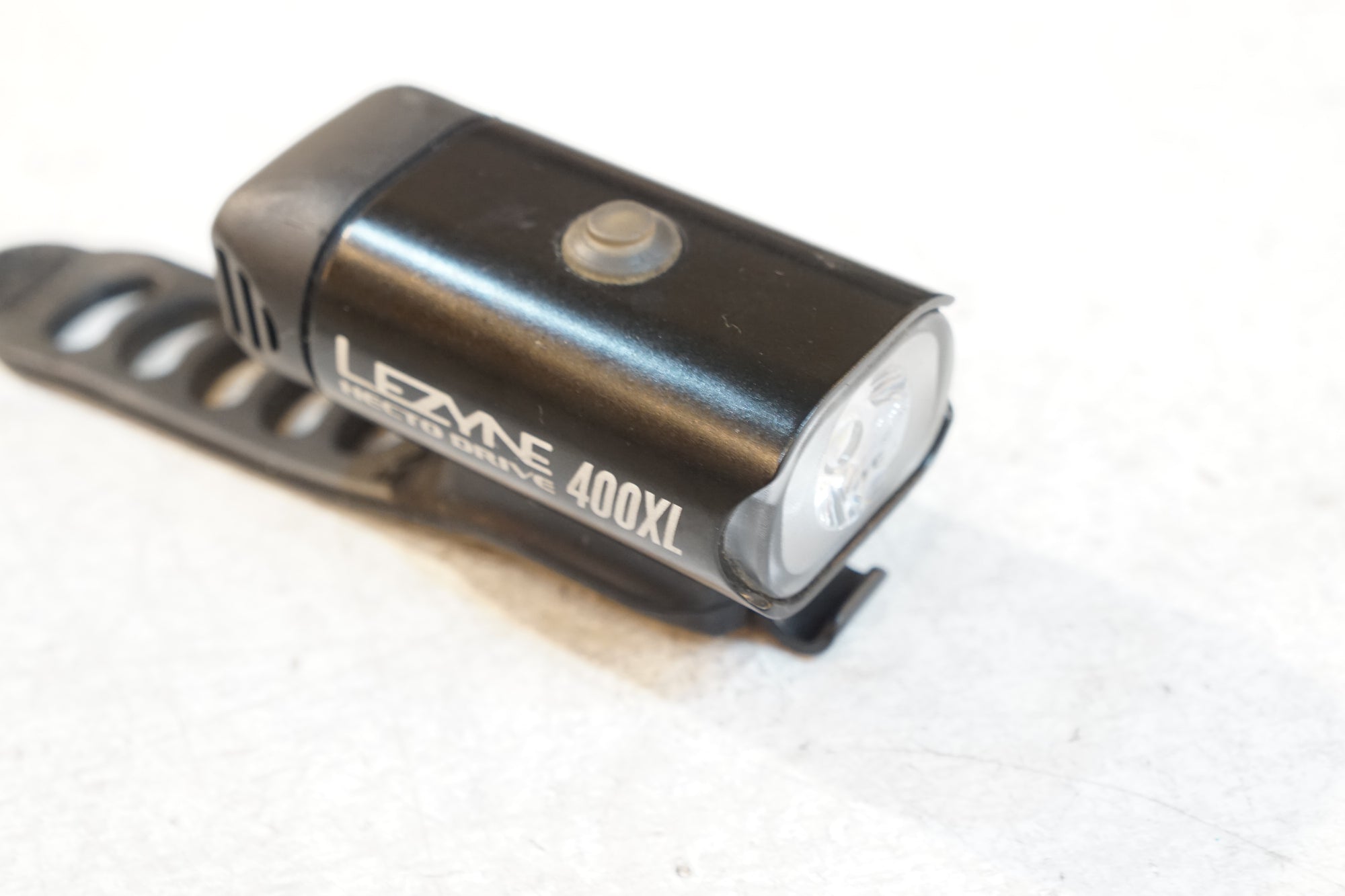 LEZYNE 「レザイン」 HECTO DRIVE 400XL フロントライト / バイチャリ