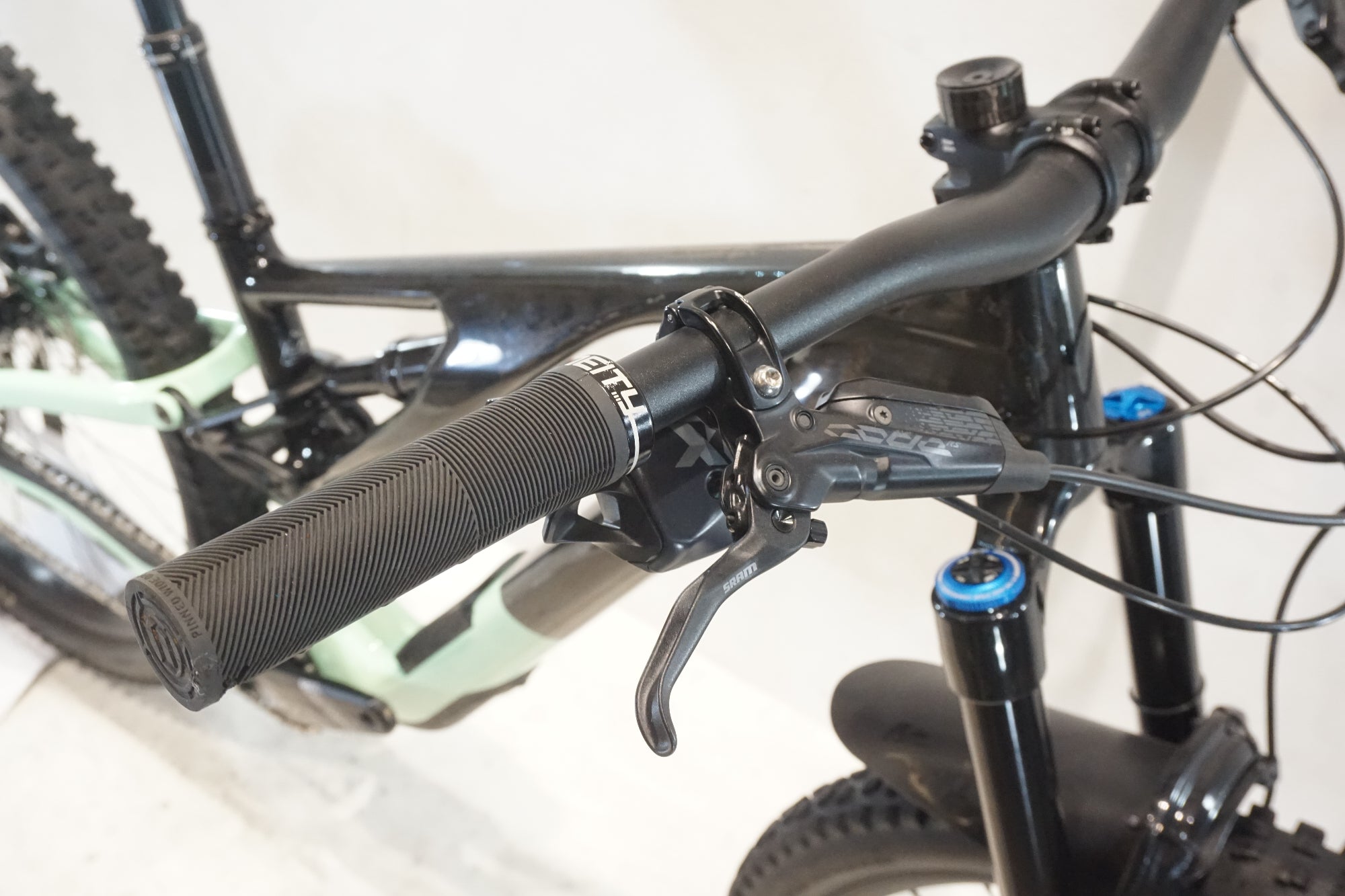 SPECIALIZED 「スペシャライズド」 STUMPJUMPER EVO EXPERT