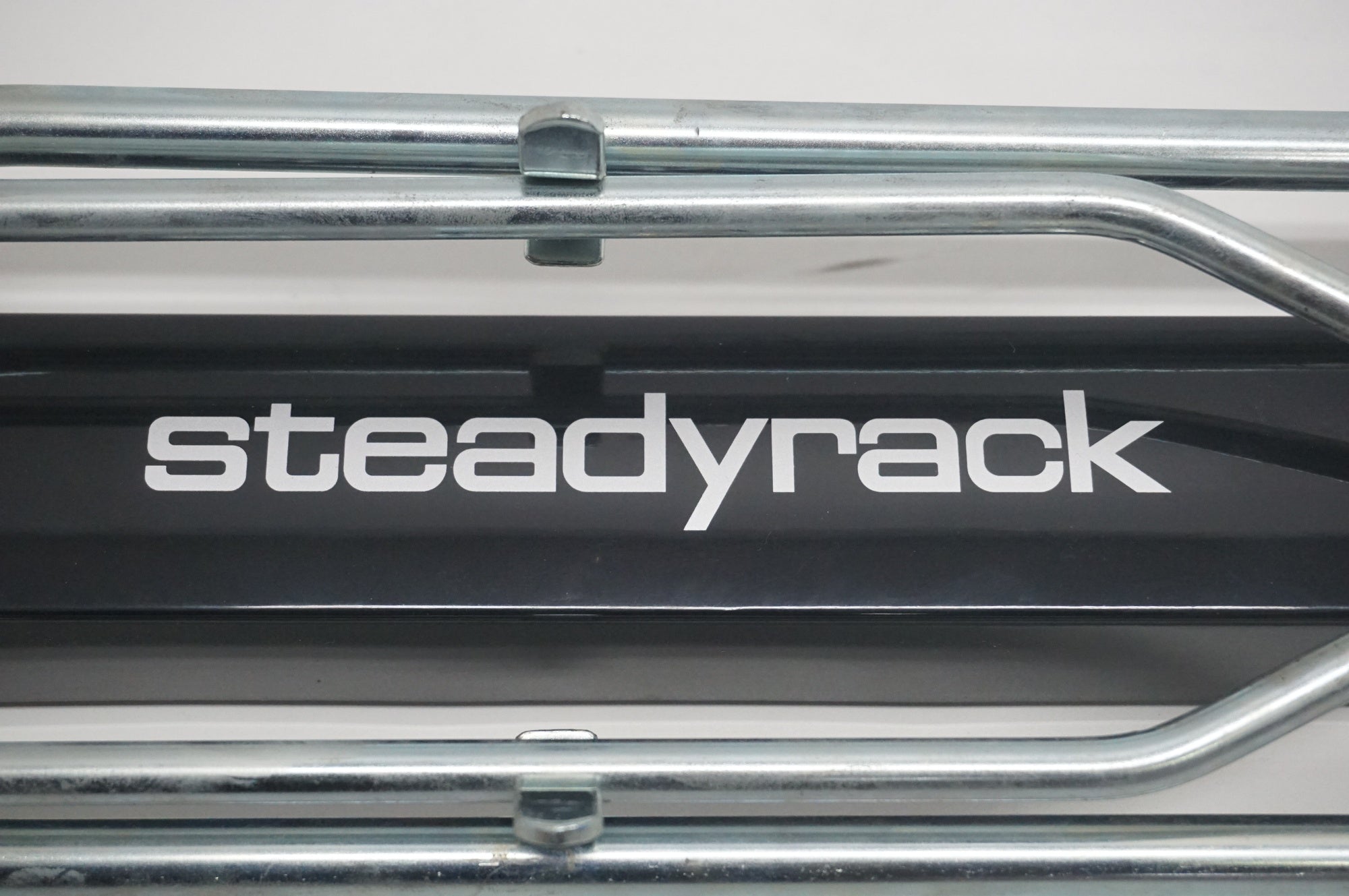 STEADYRACK 「ステディラック」 壁掛け バイクラック / 福岡店