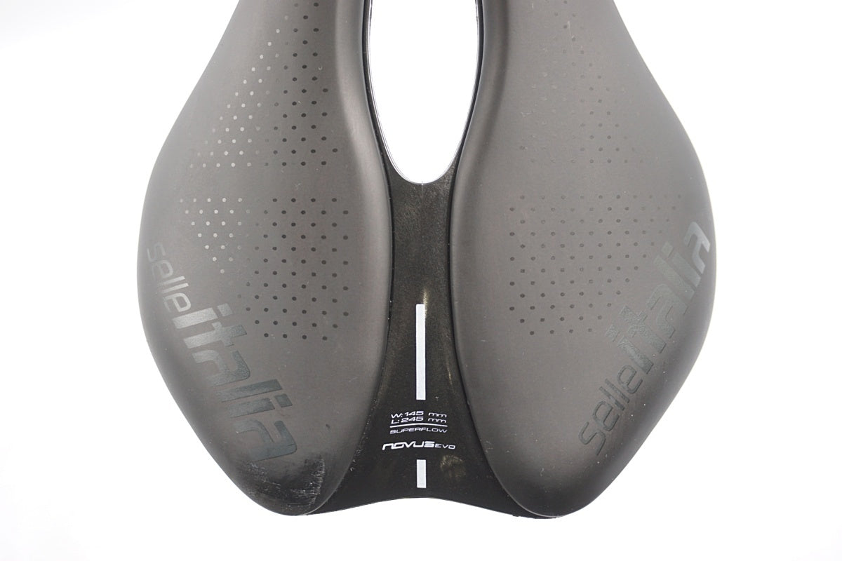 SELLE ITALIA 「セライタリア」 NOVUS BOOST EVO サドル / 奈良店