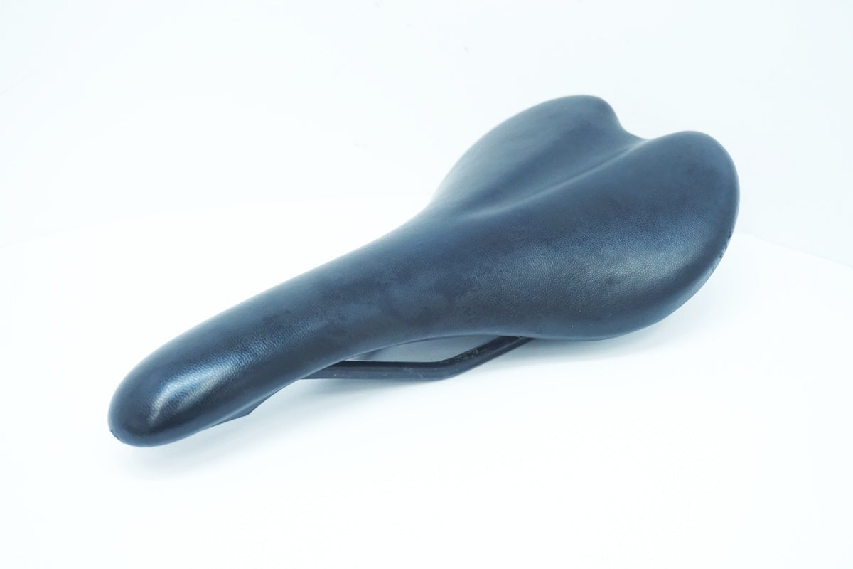 VELO 「ベロ」 サドル / 大阪美原北インター店