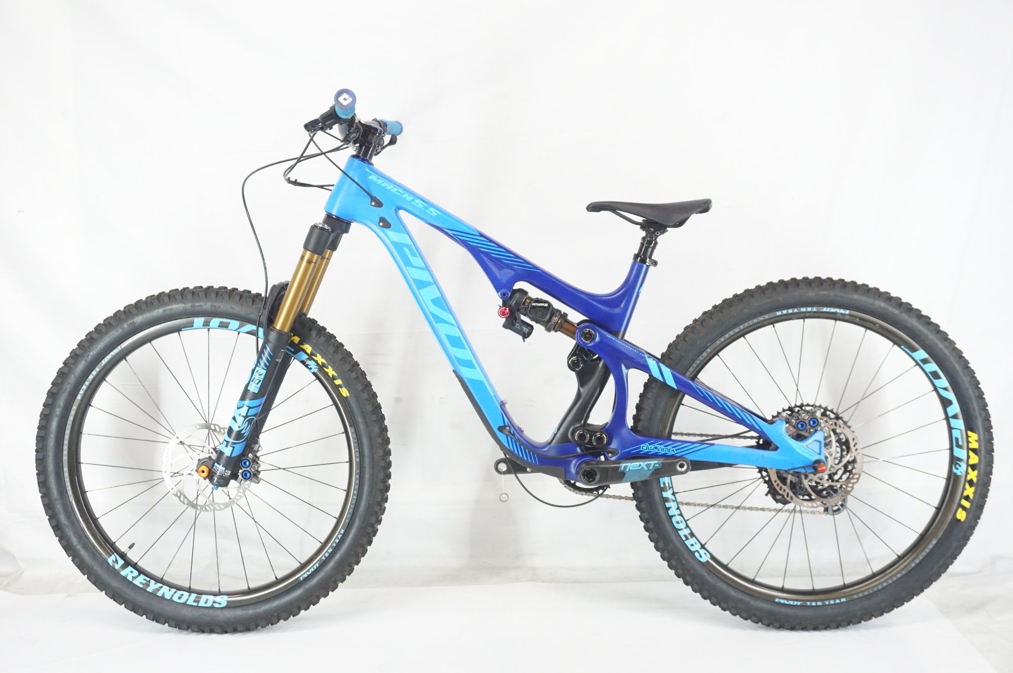 ジャンク PIVOT 「ピボット」 MACH 5.5 CARBON 2018年モデル マウンテンバイク / 阪急塚口店