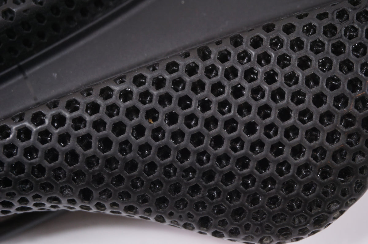 FIZIK 「フィジーク」 ANTARES VERSUS EVO R3 ADAPTIVE サドル / 世田谷店