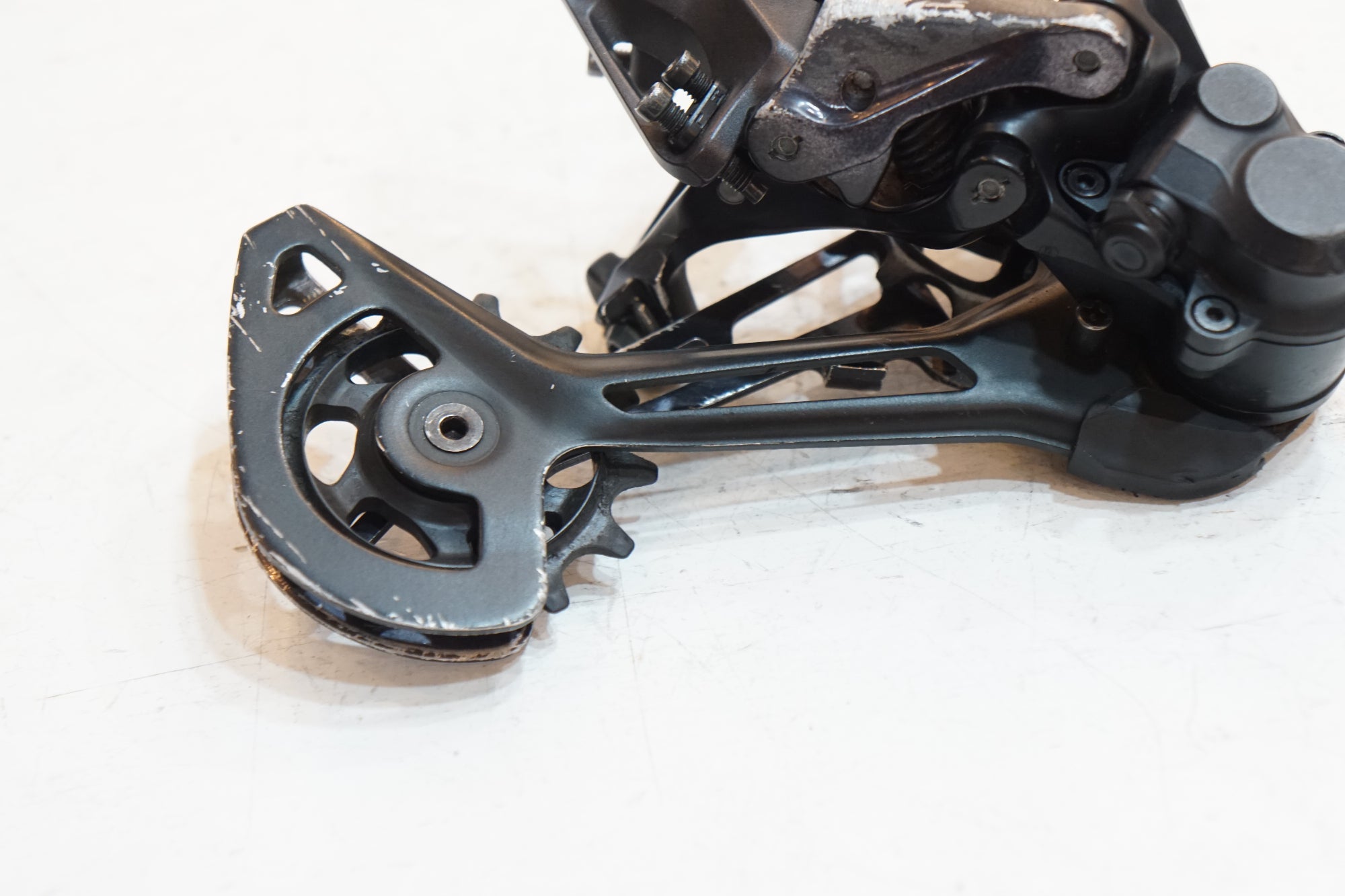 SHIMANO RD-M8100 リアディレイラー ブラック SHIMANO（シマノ）RD-M8100 リアディレイラー 最大51T 1x12S