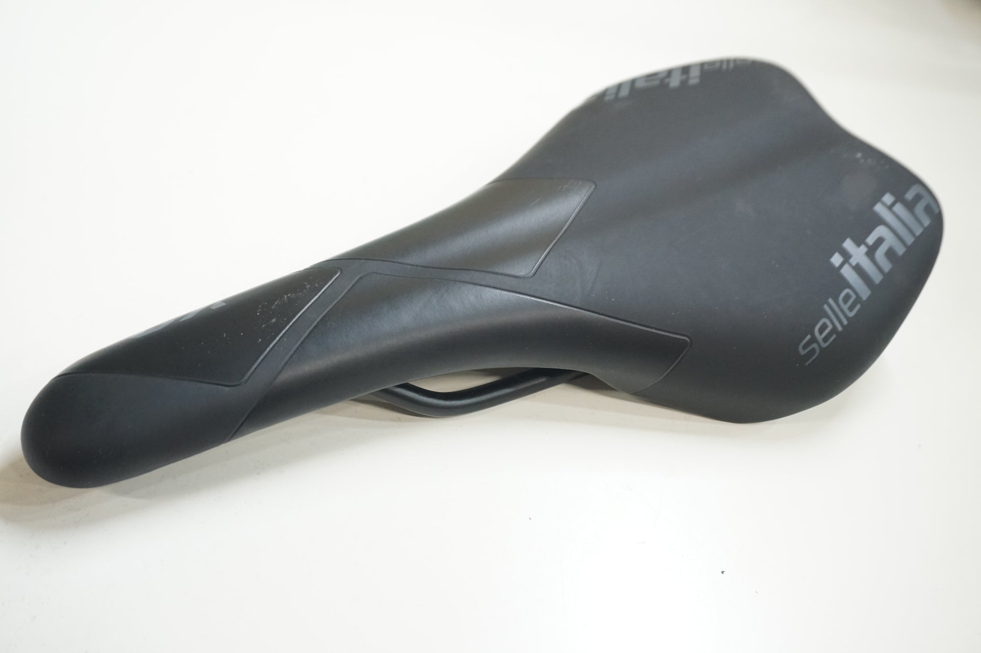 SELLE ITALIA 「セラ イタリア」 X3 サドル / 大宮店