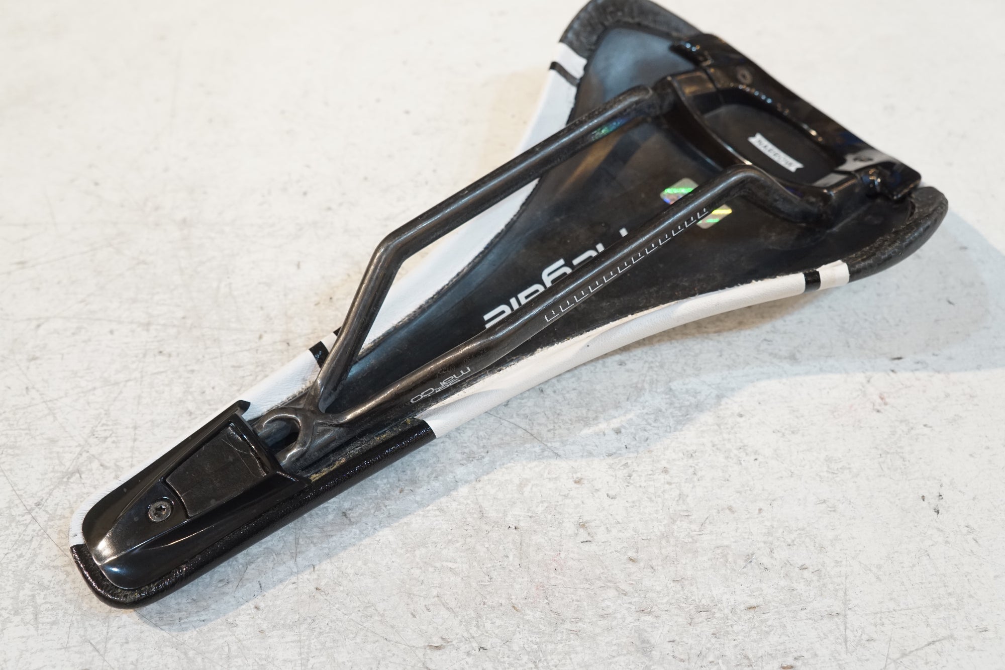 SELLE SAN MARCO 「セラ サン マルコ」 REGALE CARBON FX サドル / バイチャリ浦和ベース