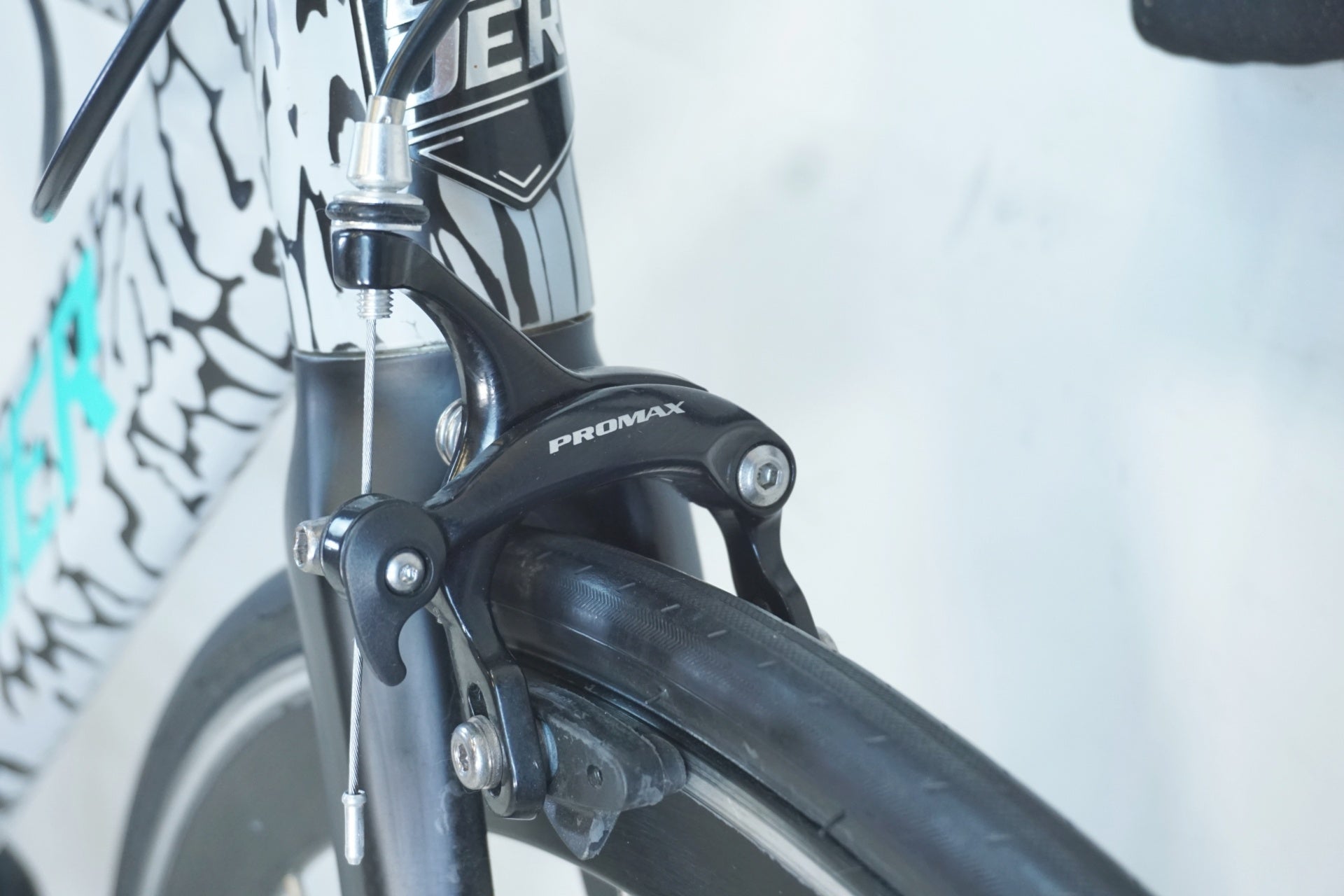 LEADER BIKES 「リーダーバイク」 735TR ATOMS 2019年モデル ピスト