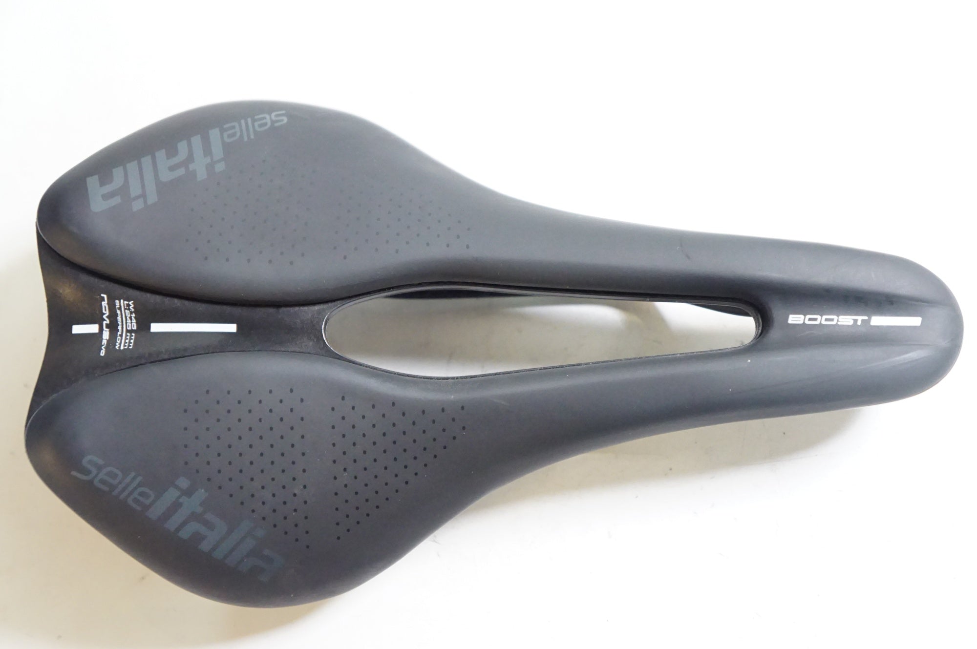SELLE ITALIA 「セラ イタリア」 NOVUS BOOST EVO SUPERFLOW サドル / 熊谷本店