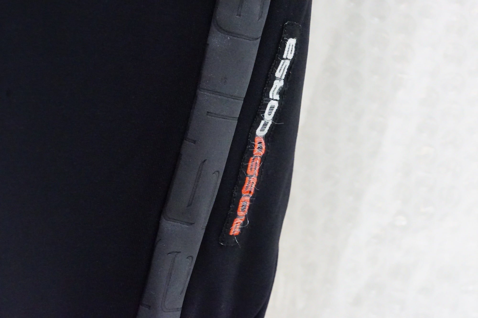 カステリ CASTELLI ROSSO CORSA ビブタイツ 黒Mサイズ裏起毛 CASTELLI ( カステリ ) ビブタイツ SORPASSO ROS BIBTIGHT