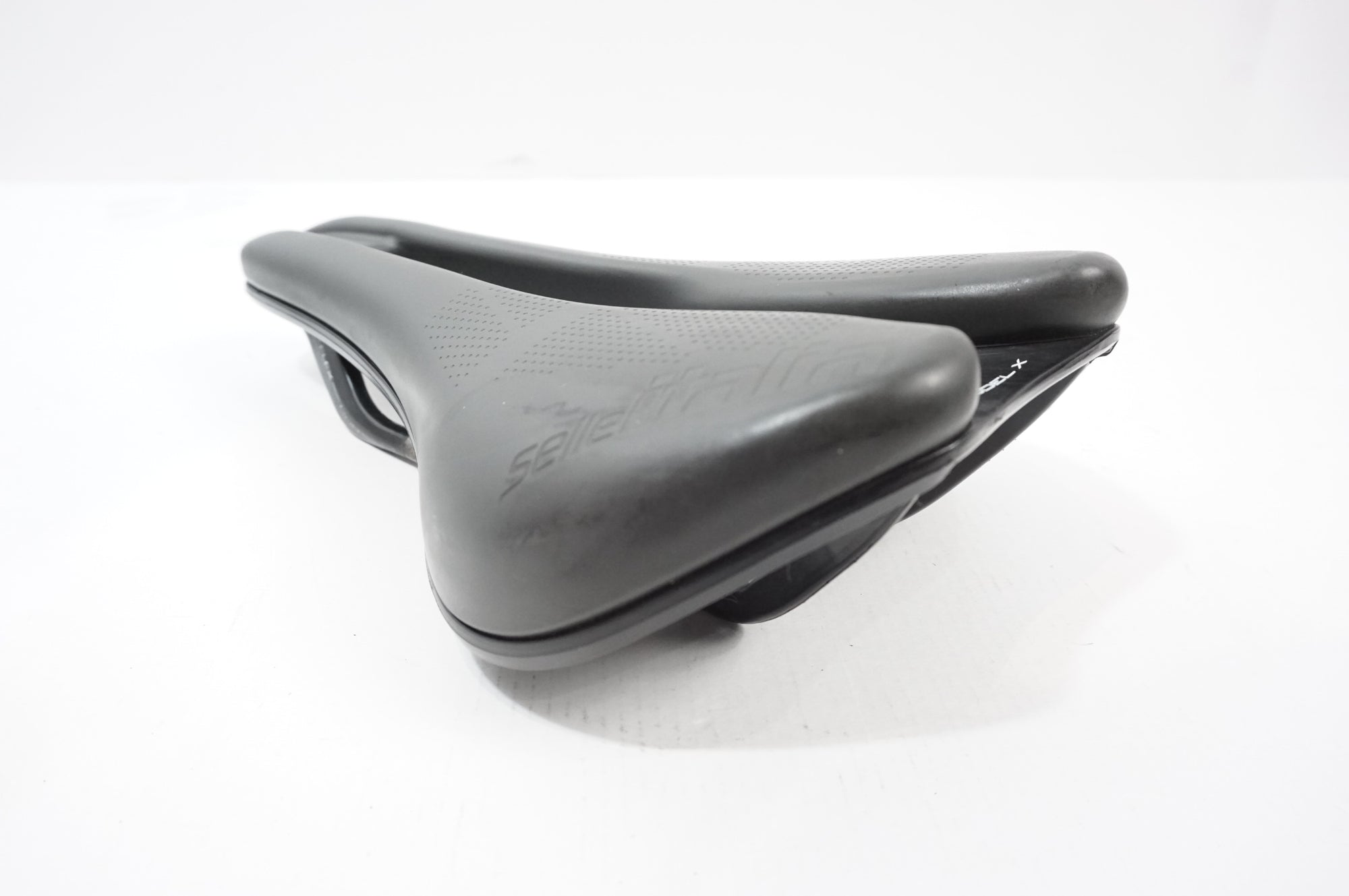 SELLE ITALIA 「セライタリア」 MODEL X BOOST サドル / 世田谷