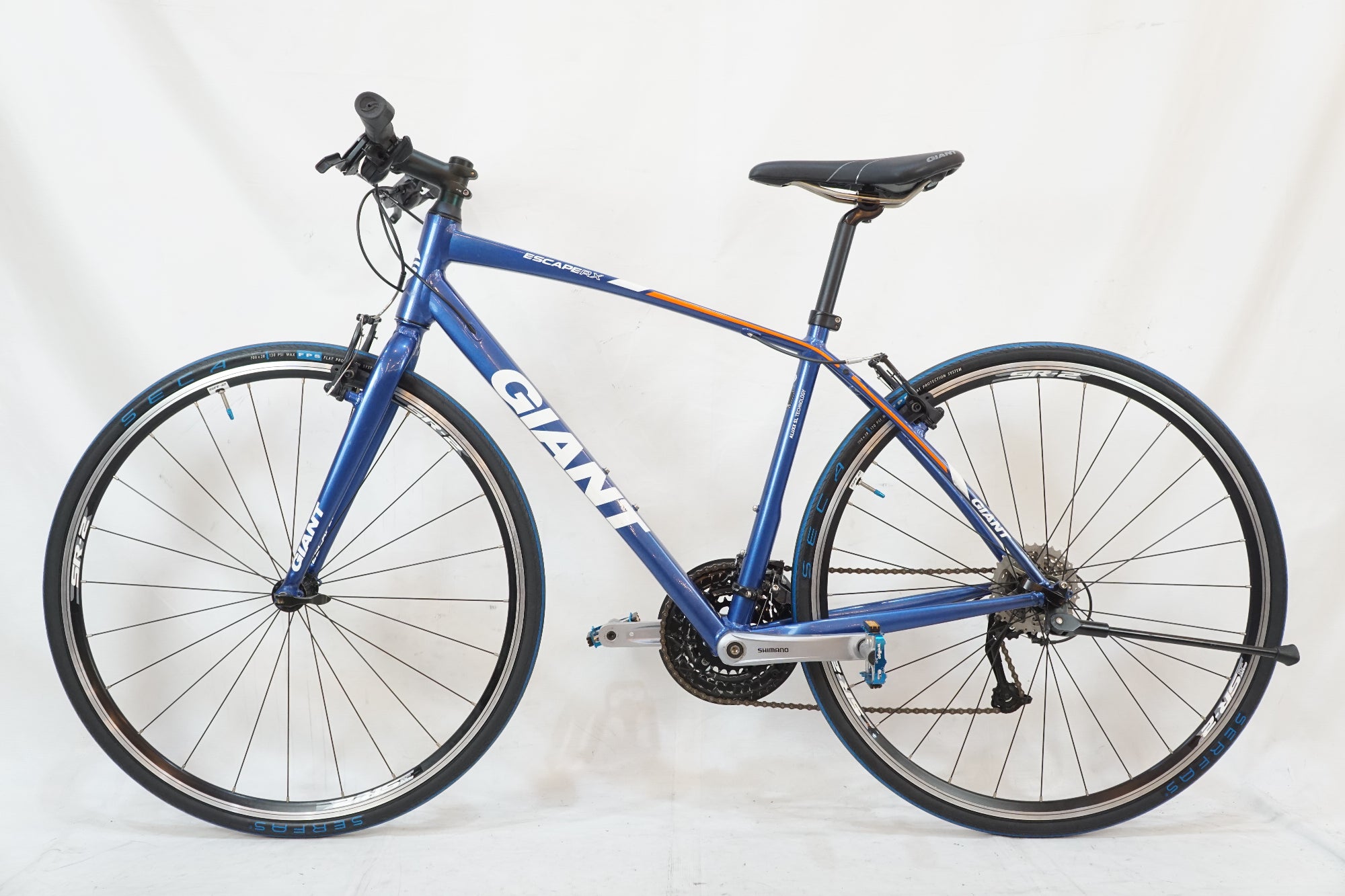 GIANT 「ジャイアント」 ESCAPE RX3 2016年モデル クロスバイク / バイチャリ浦和ベース