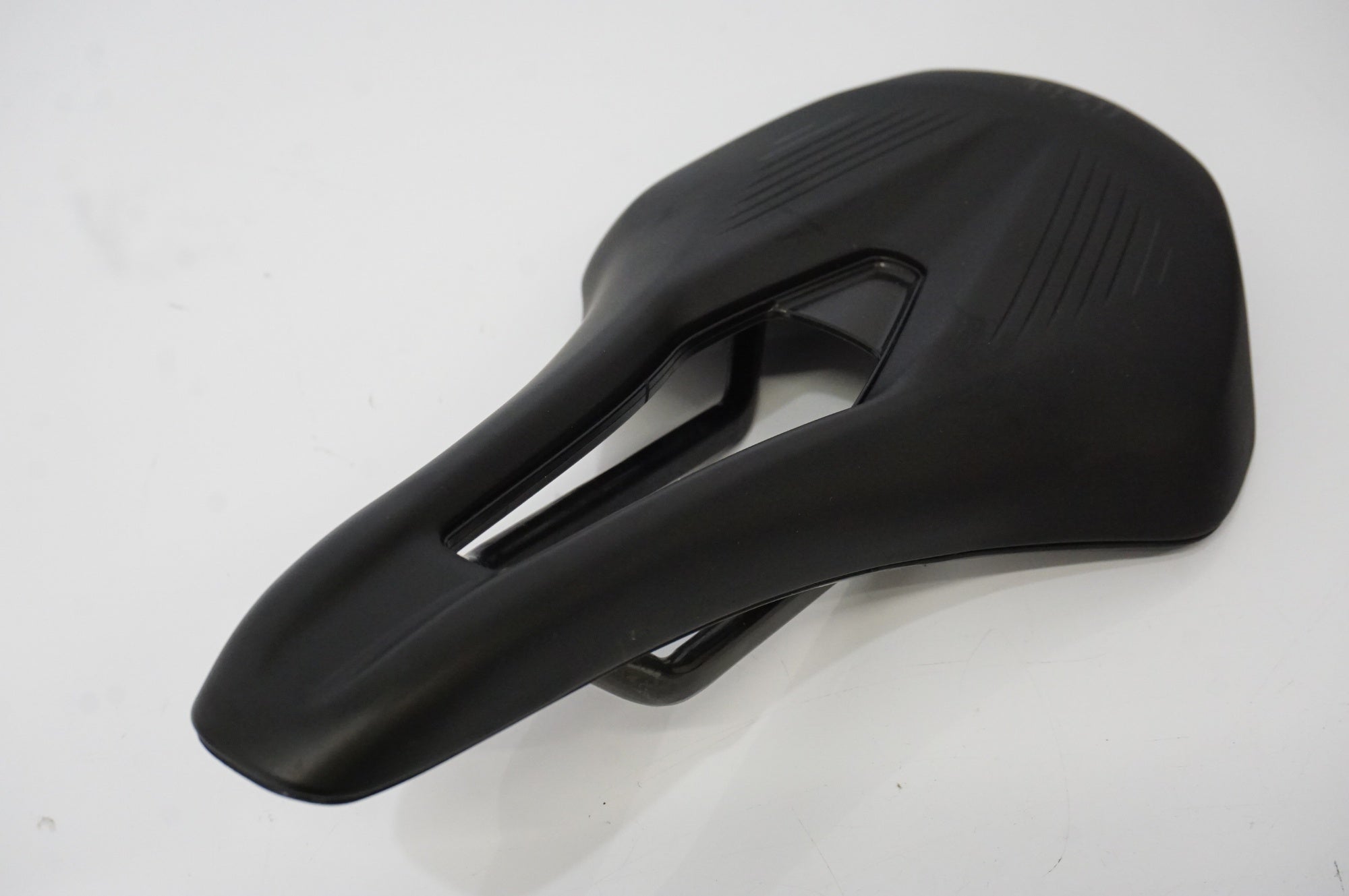 FIZIK 「フィジーク」 VENTO ARGO R1 サドル / 浜松店