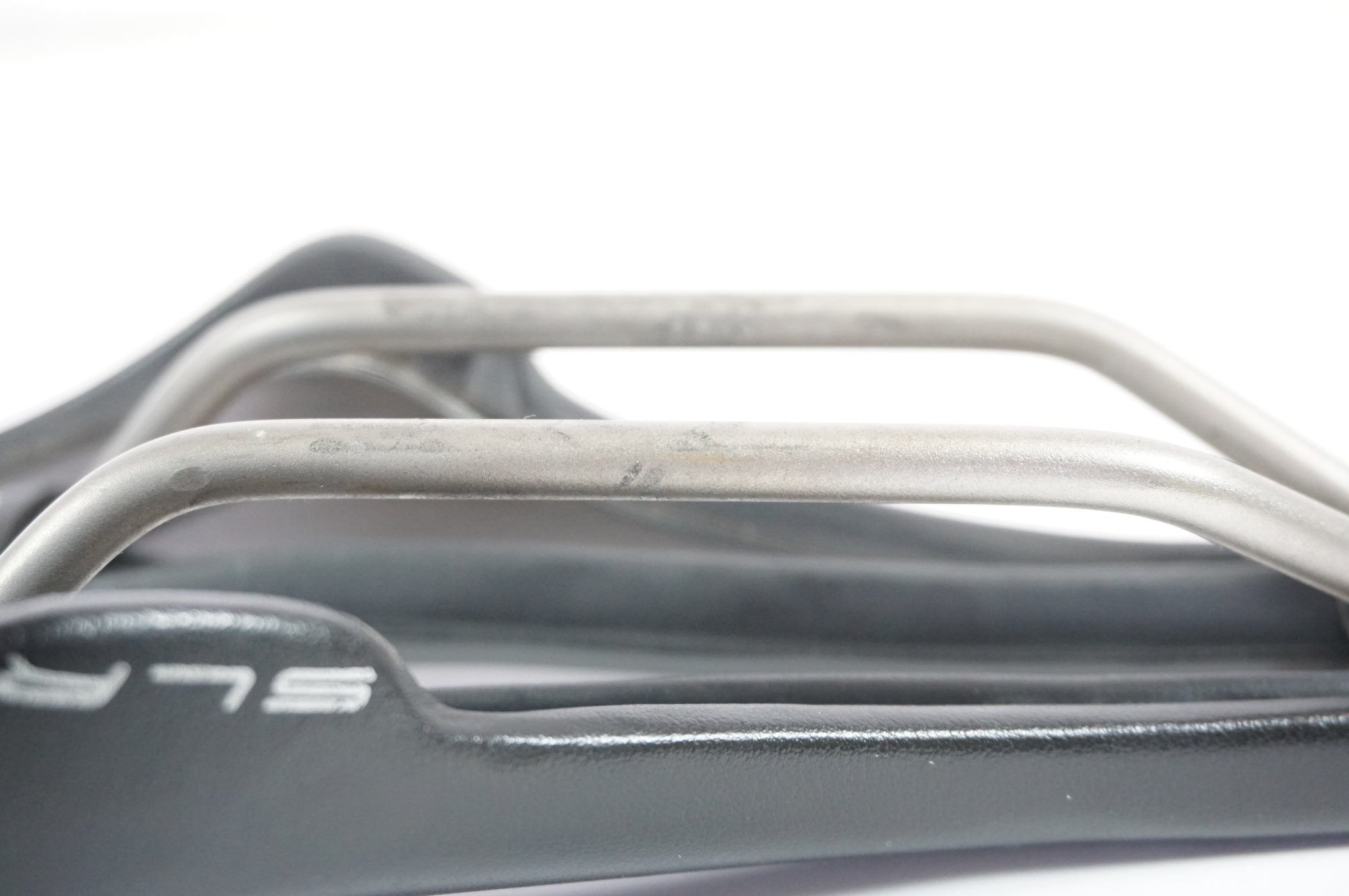 SELLE ITALIA 「セライタリア」 SLR SUPER FLOW TITANIUM サドル