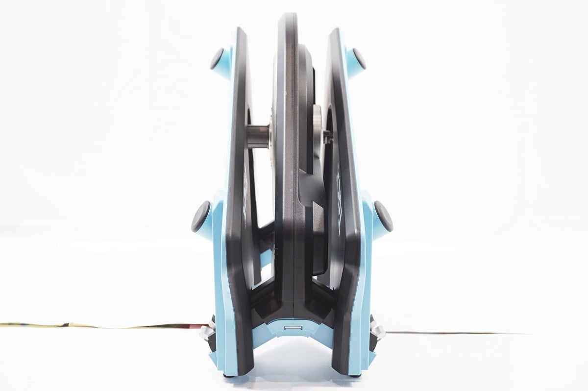 Tacx NGO 2T トレーニングローラー 市場で最高のスマートトレーナーは何ですか? Tacx Neo 2t vs