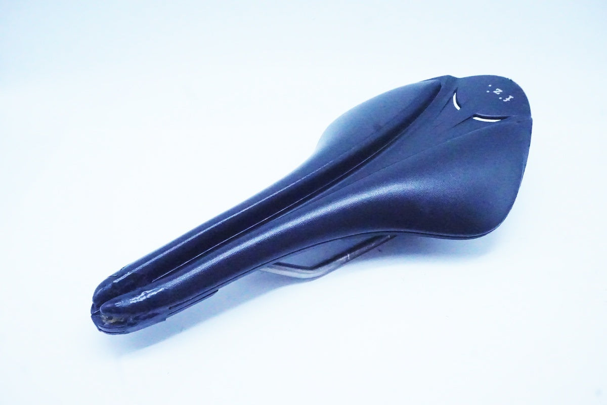 FIZIK「フィジーク」 AIR DIVER サドル/ 京都西院店