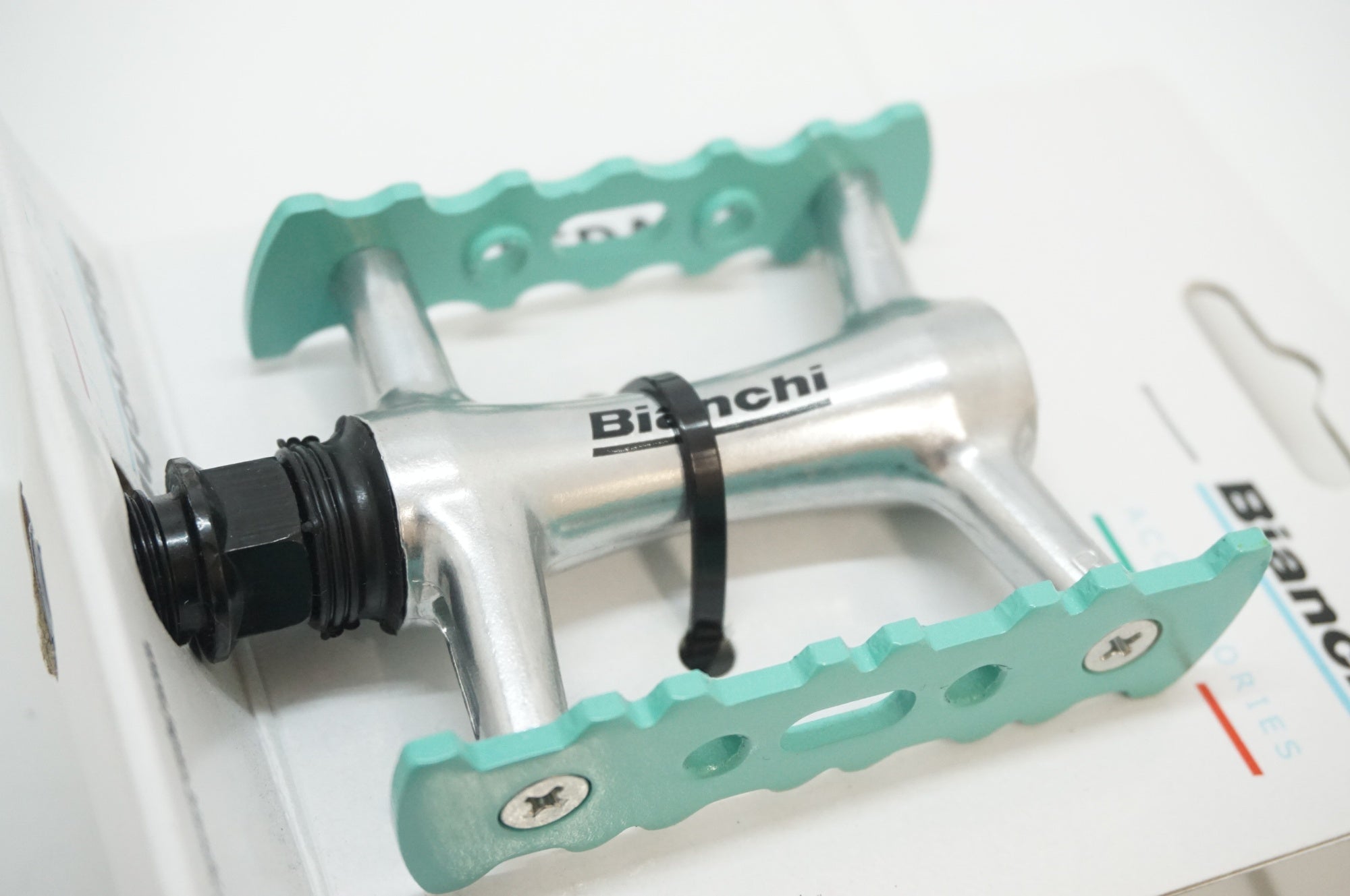 Bianchi - Bianchi ペダル Amazon | Bianchi CNC 軽量 フラットペダル A JPP01090001BK0