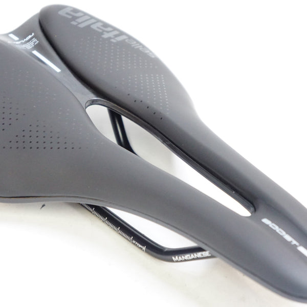SELLE ITALIA 「セラ イタリア」 NOVUS BOOST EVO SUPERFLOW サドル