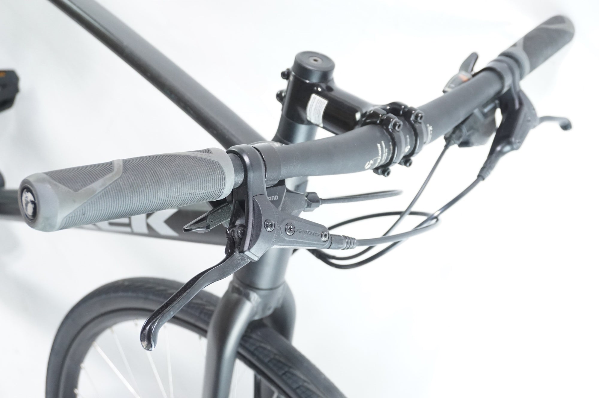 TREK 「トレック」 FX2 DISC 2021年モデル クロスバイク / 中目黒店