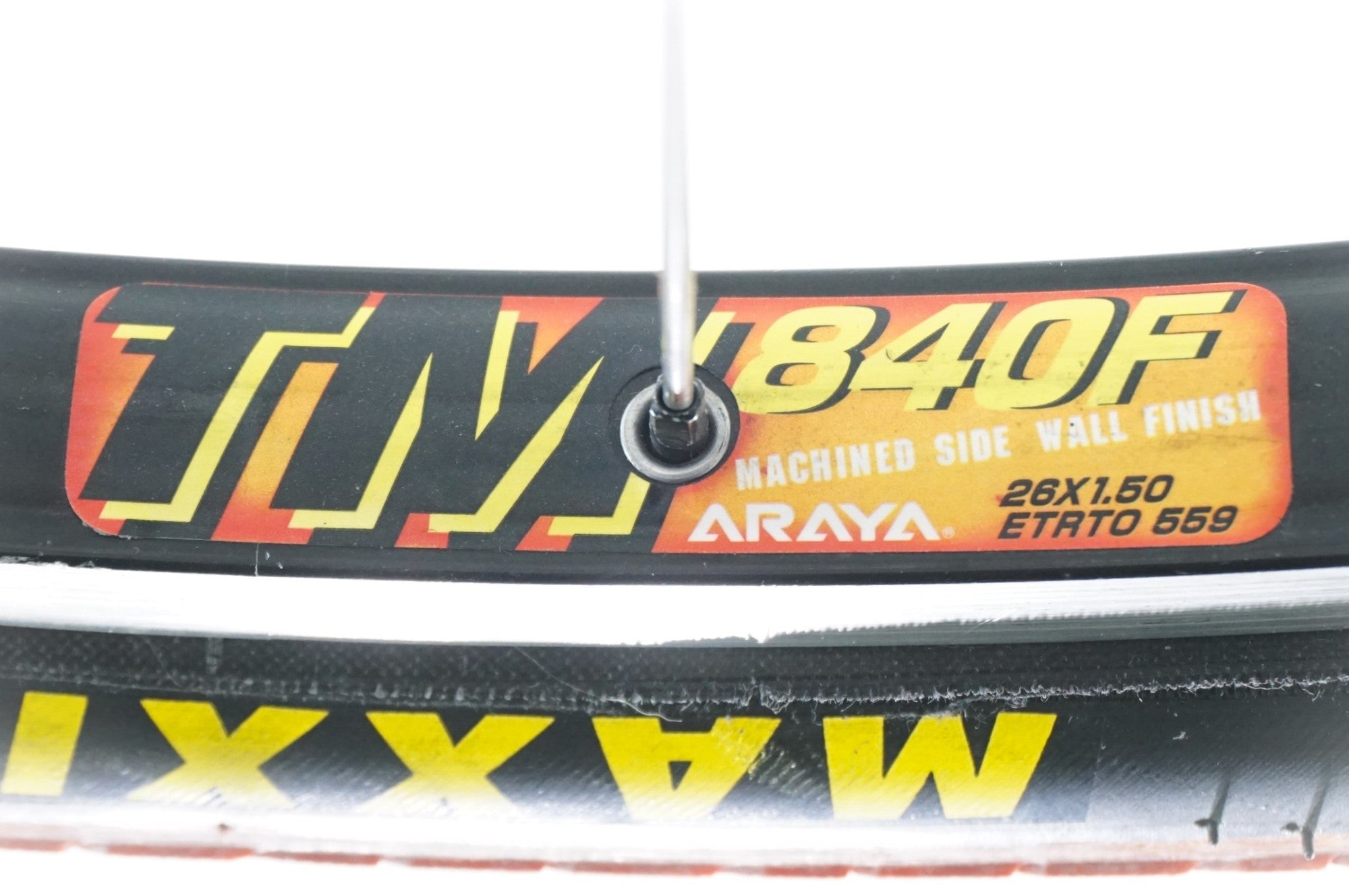 PAUL 「ポール」 W.O.R.D HUB / ARAYA TM840F 手組み 26インチ