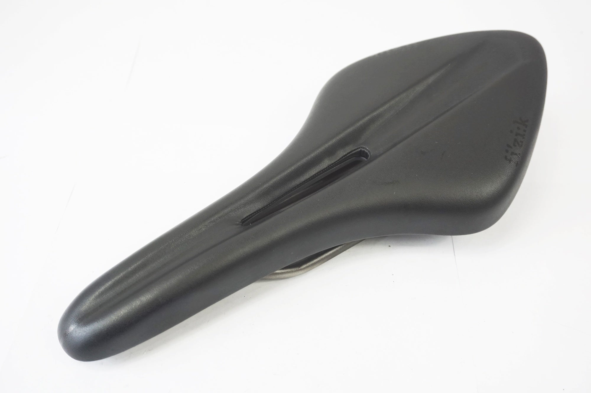 FIZIK 「フィジーク」 ARIONE R3 サドル / バイチャリ世田谷店