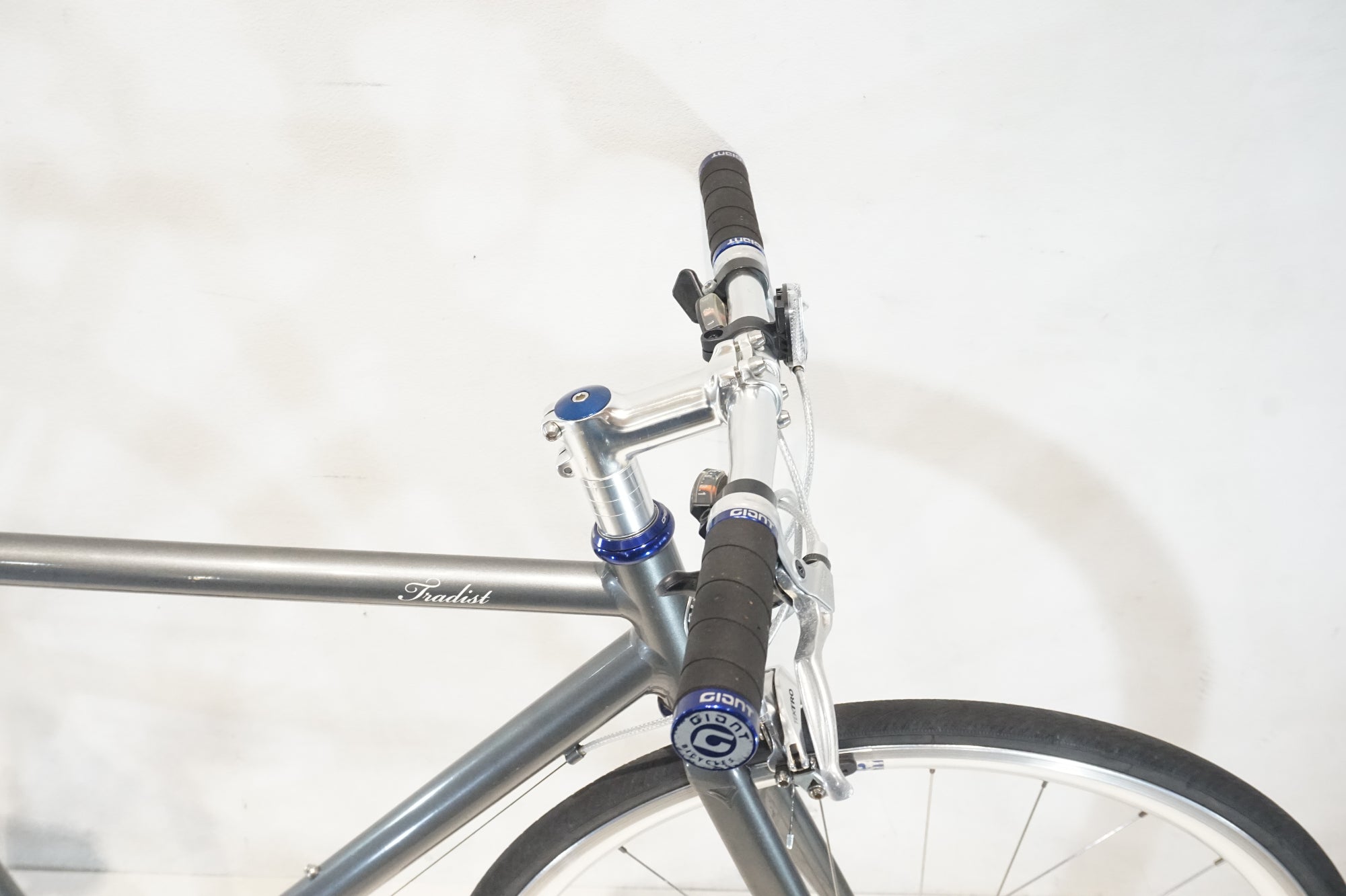 GIANT 「ジャイアント」 TRADIST 2011年モデル クロスバイク / 横浜
