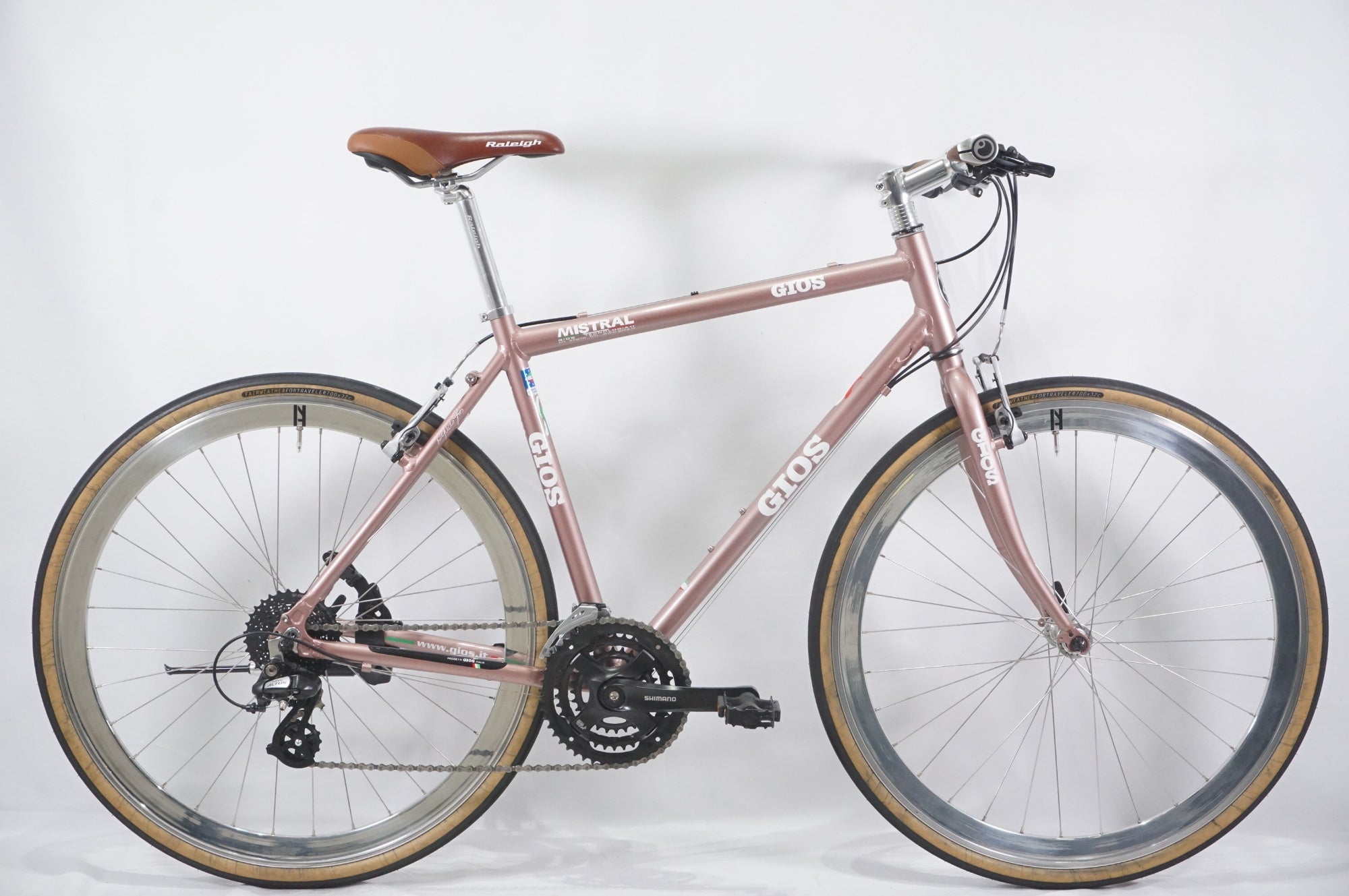 GIOS 「ジオス」 MISTRAL LIMITED COLOR EDITION 2024年モデル カスタム クロスバイク / AKIBA店