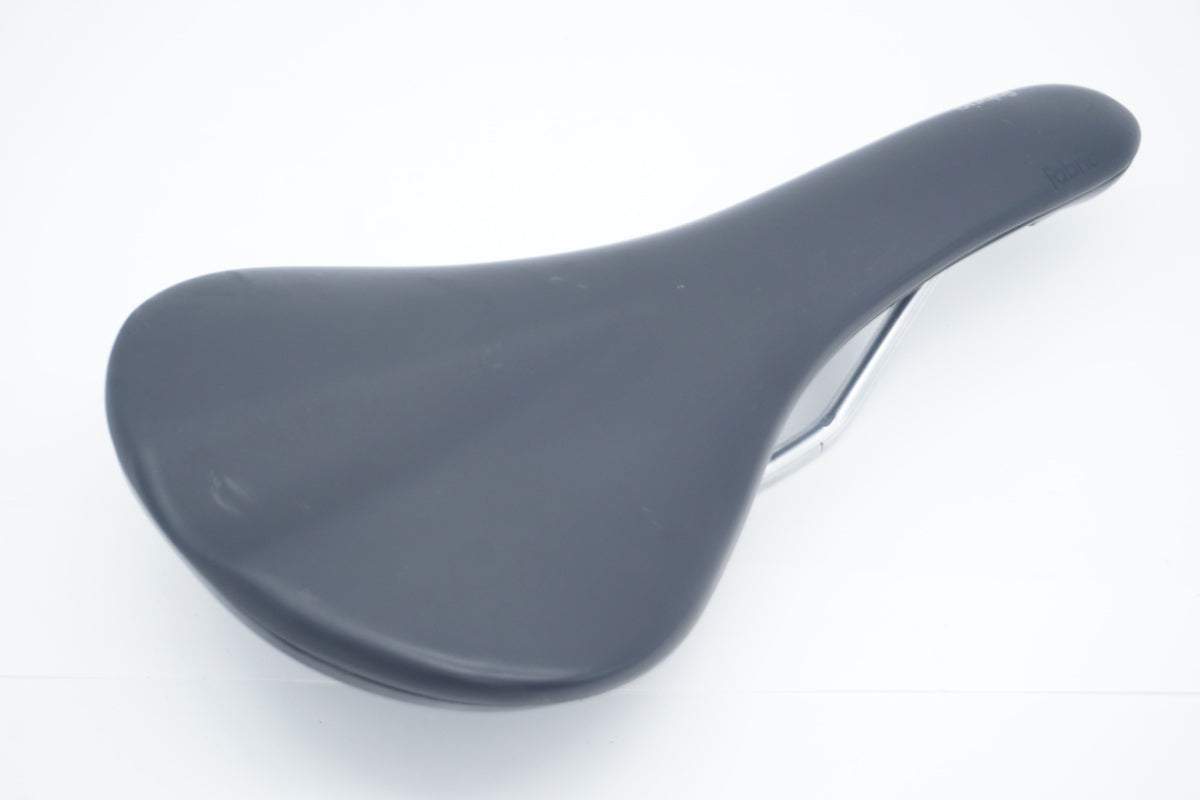 FABRIC 「ファブリック」 SCOOP SHALLOW FLAT サドル / 滋賀大津店