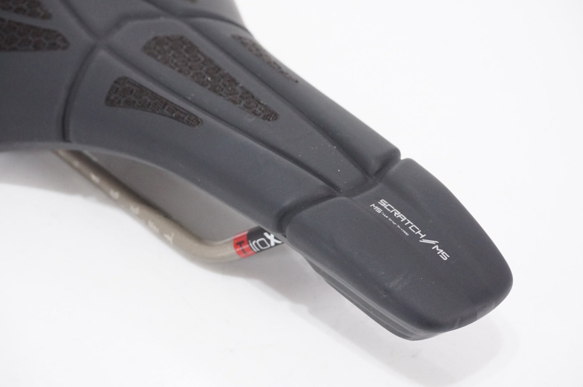 PROLOGO 「プロロゴ」 SCRATCH MS サドル / AKIBA店