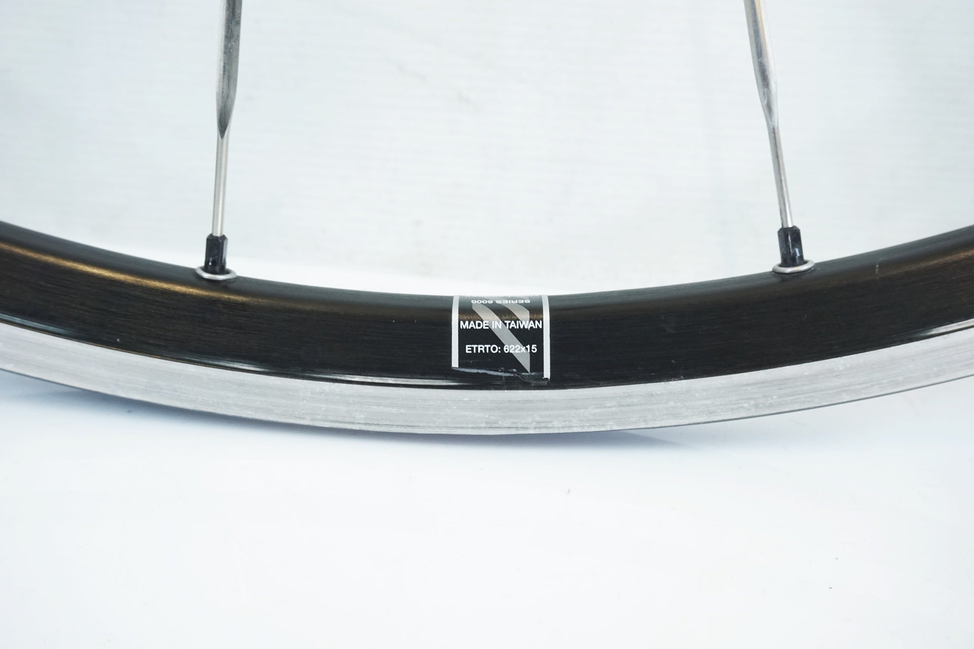 BONTRAGER 「ボントレガー」 RL シマノ10速 ホイールセット / 有明