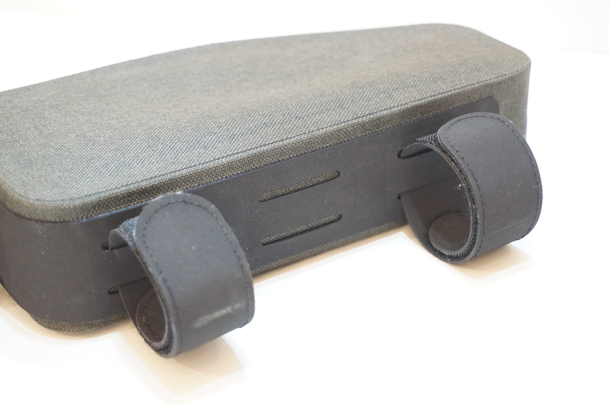 BROOKS 「ブルックス」 SCAPE TOP TUBE BAG 0.9L トップチューブバッグ / 浦和ベース